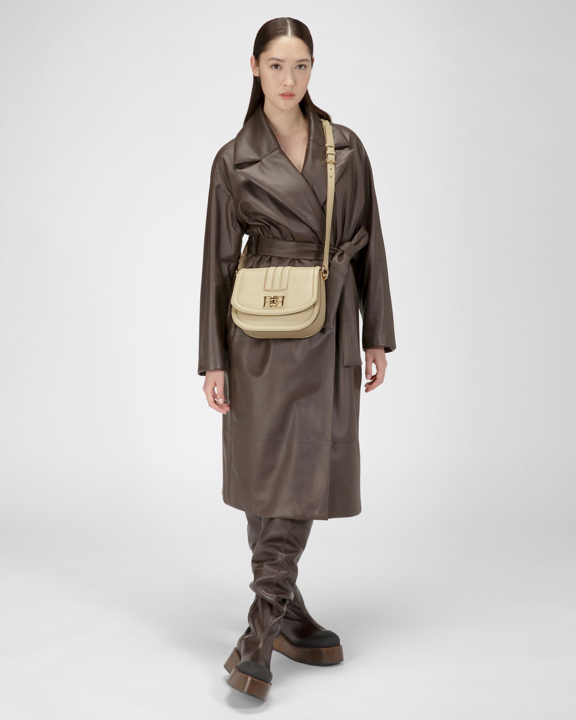 Beckie Bandolera En Piel De Color Beige Claro - Mujer - Bally - 06