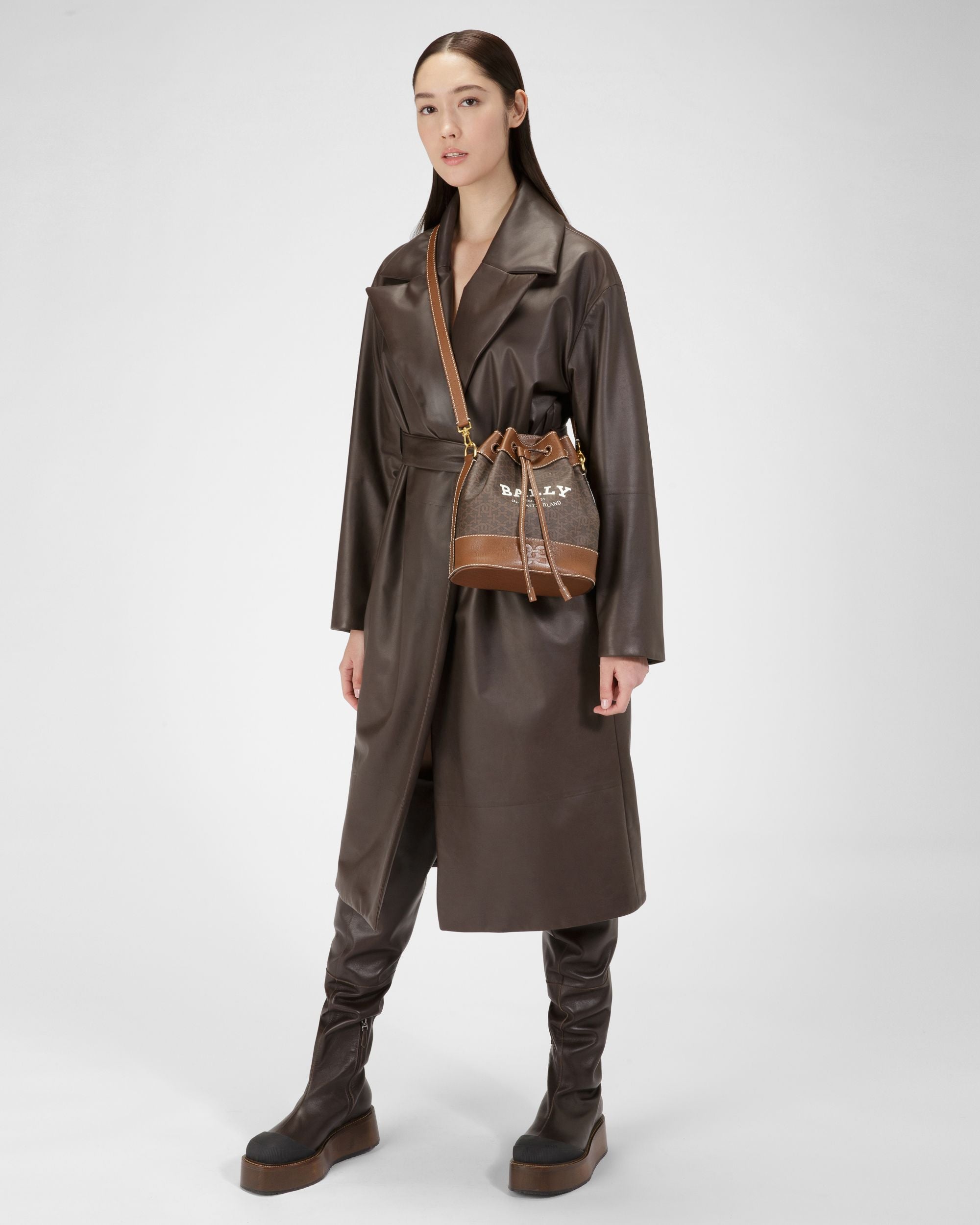 Cleoh Tpu Bucket Bag In Brown - Women's - Bally - 02
