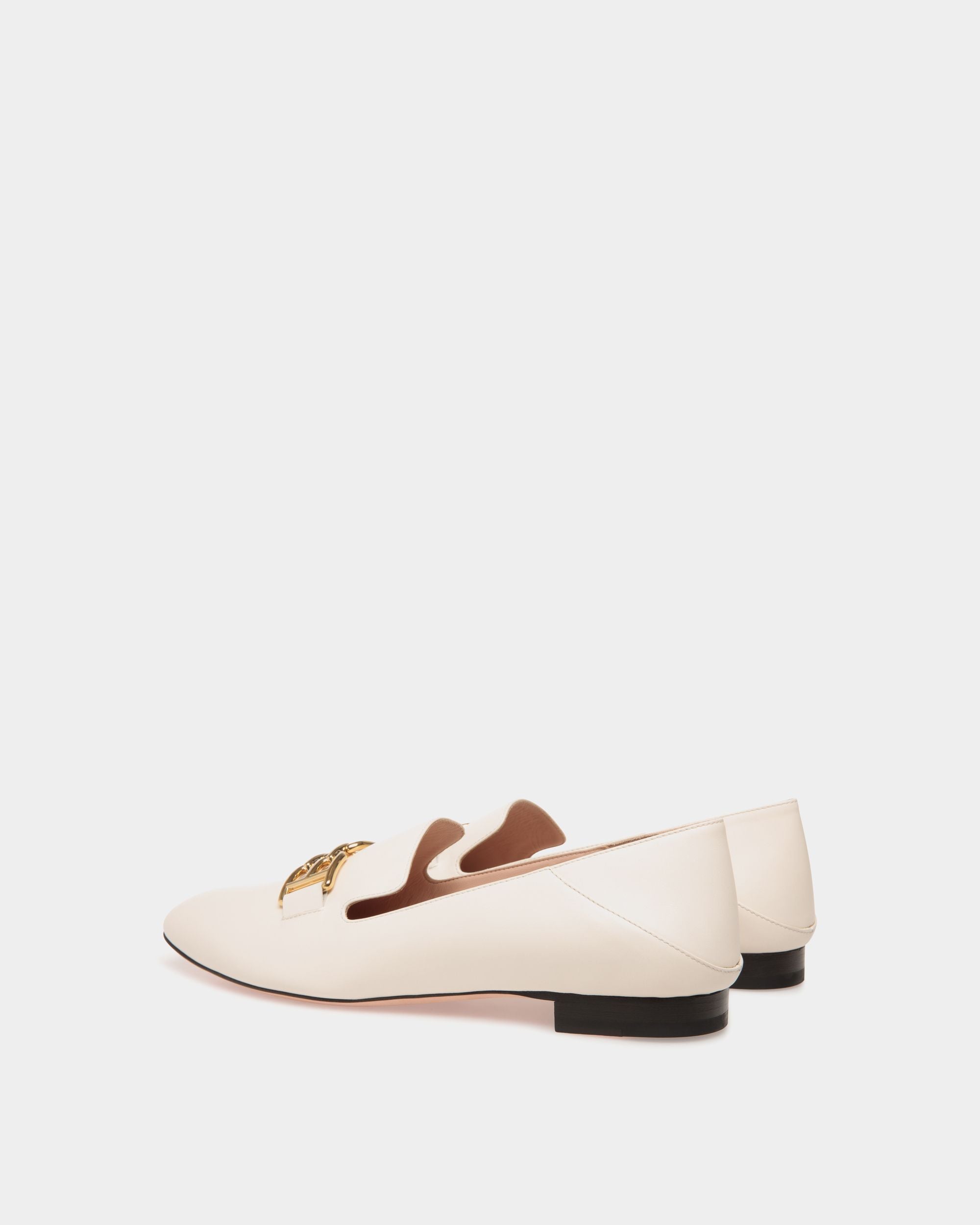 B Chain Flats In White Leather - Women's - Bally - 03