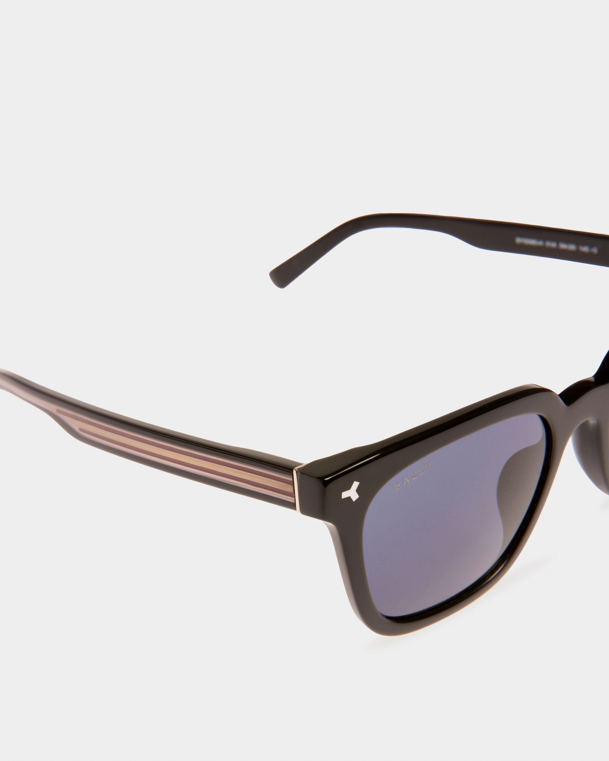 Gafas De Sol Eben De Acetato En Negro Brillante Y Lentes Azules Humo Gafas De Sol Con Montura En Acetato Brillante De Color Negro Y Lentes Ahumadas De Color Azul - Hombre - Bally - 02
