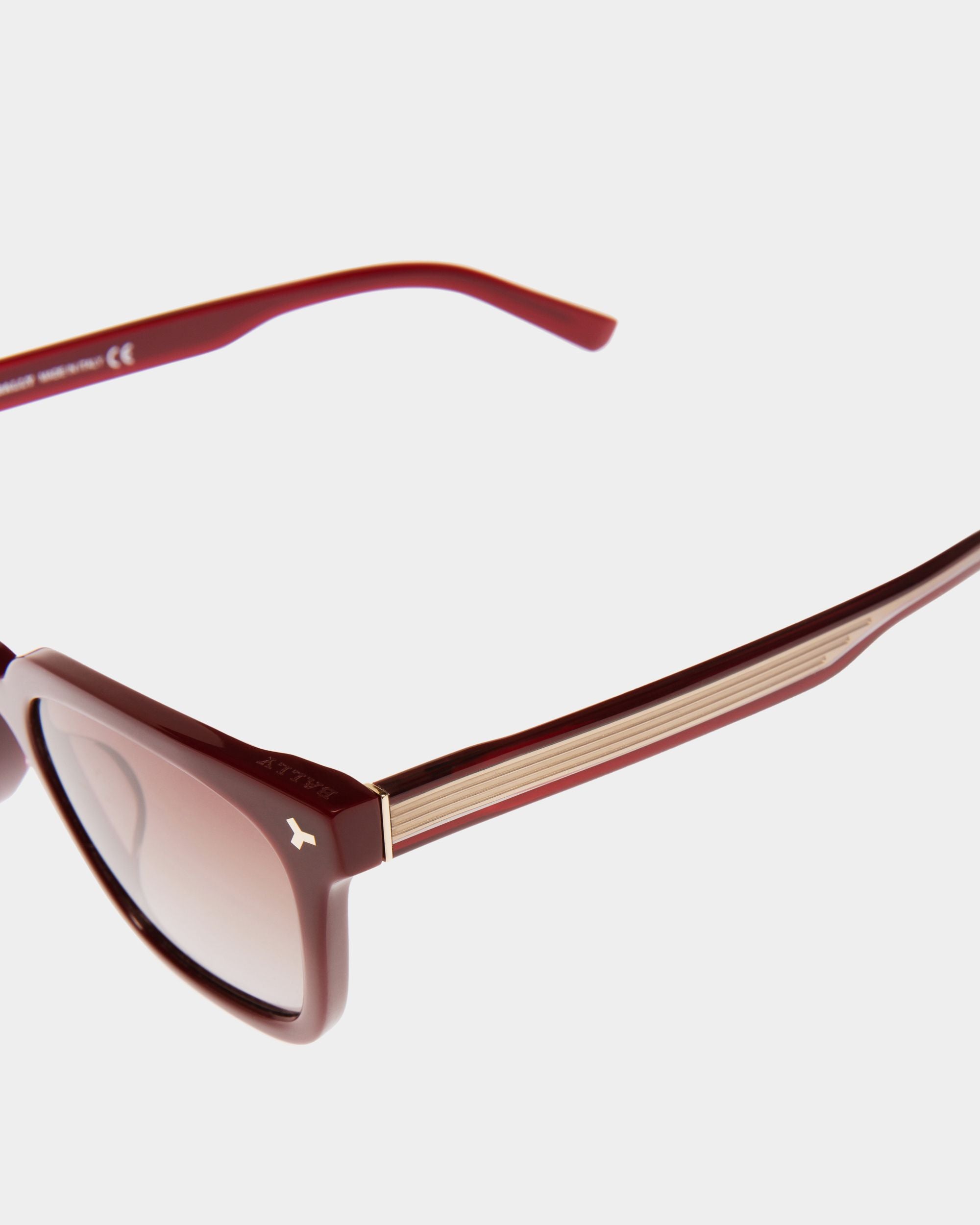 Gafas De Sol Eben De Acetato En Burdeos Brillante Y Lentes Rojas Degradadas - Hombre - Bally - 03
