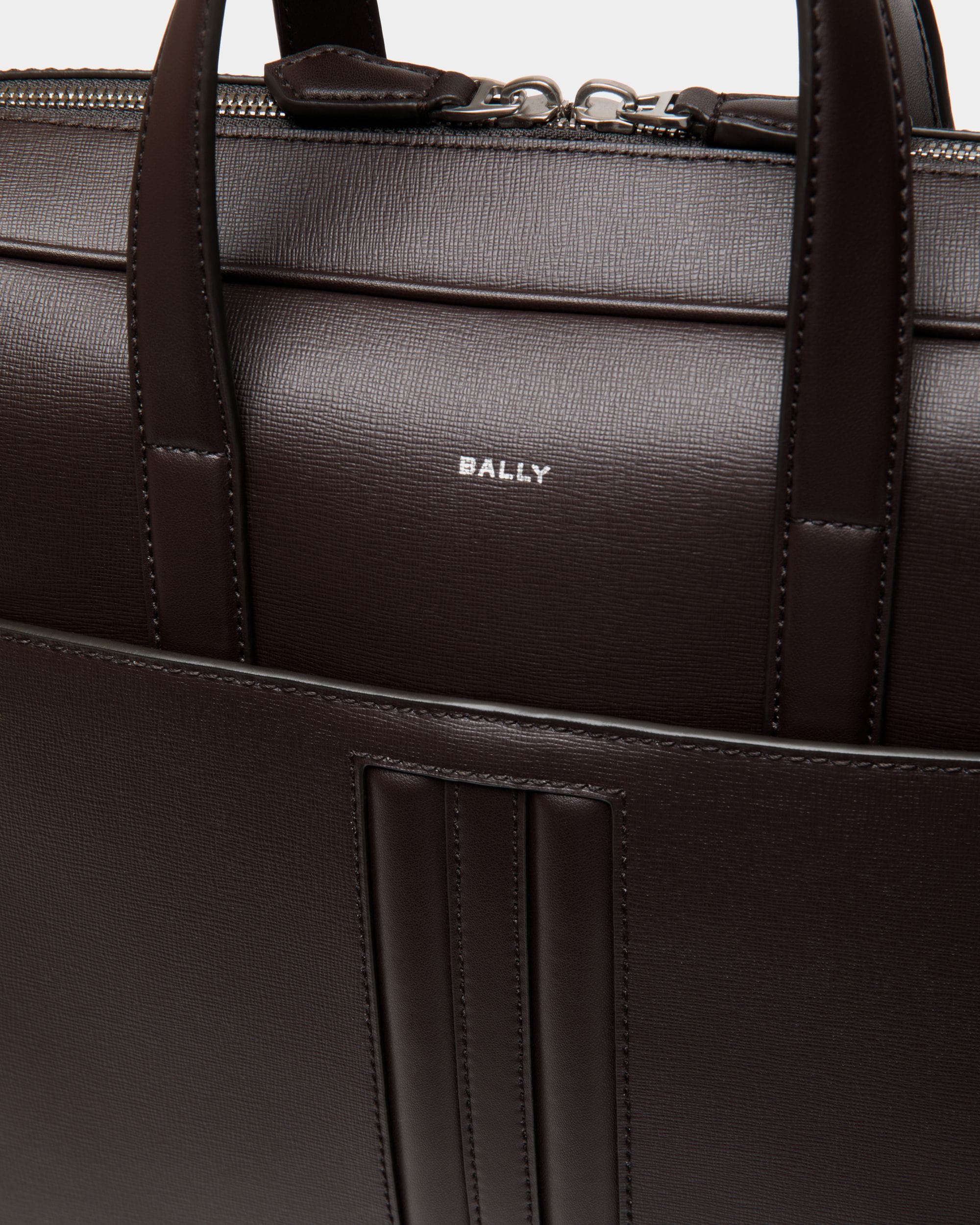 Maletín Mythos De Piel Reciclada Ébano - Hombre - Bally - 06