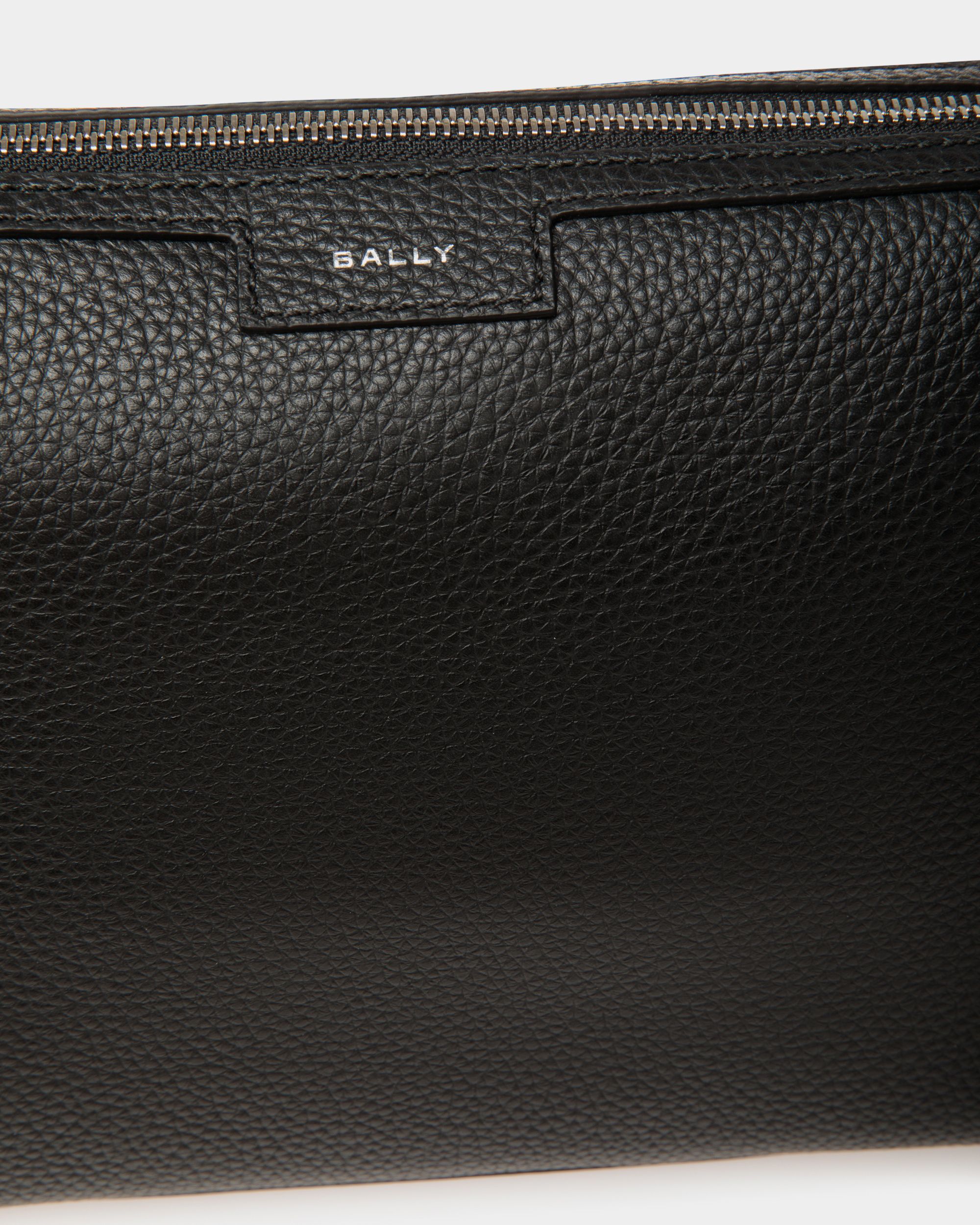 Bolso Messenger Code Pequeño De Piel Granulada Color Negro - Hombre - Bally - 05