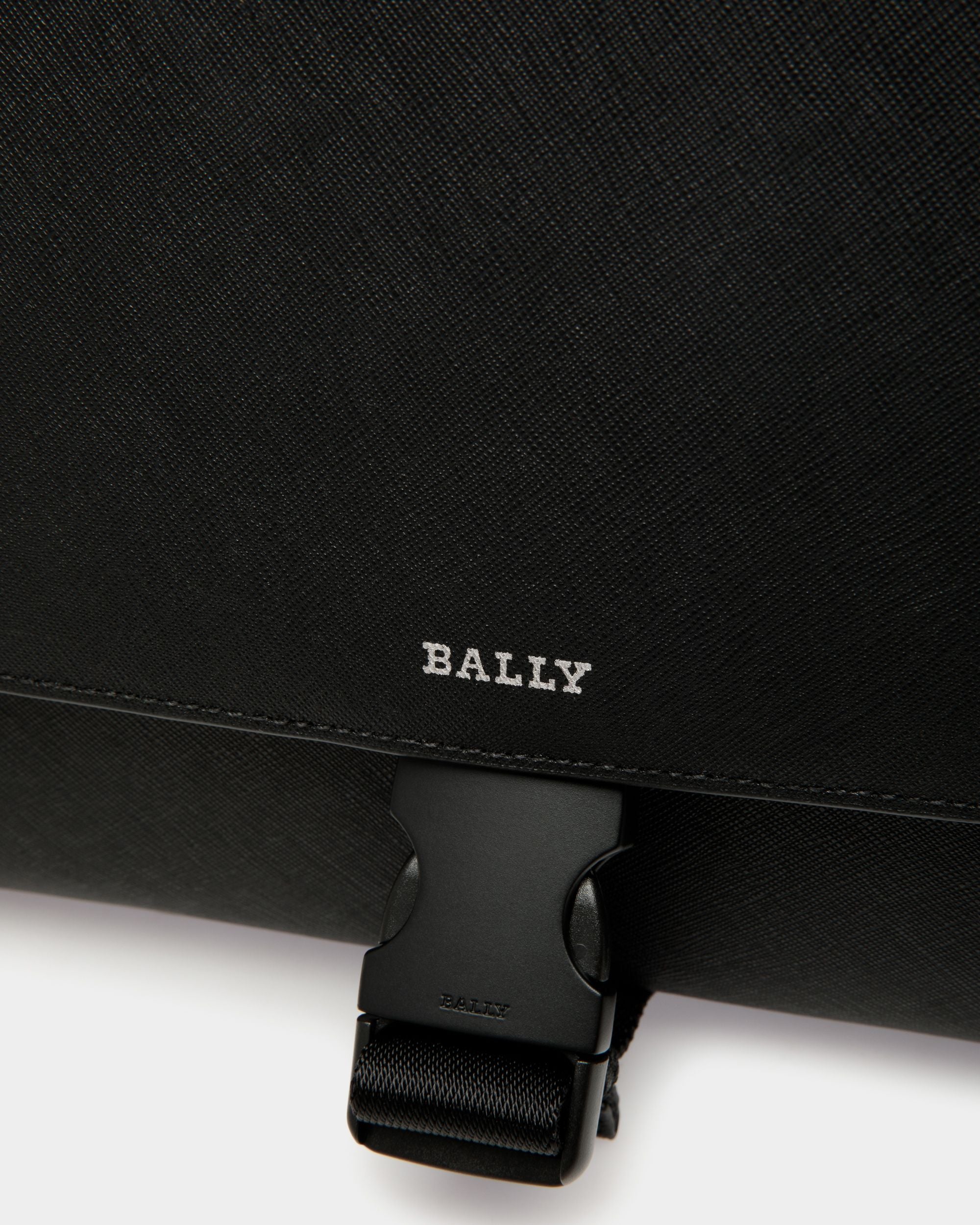 Messenger Bag In Black Bovine Split - Men's - Bally - 05