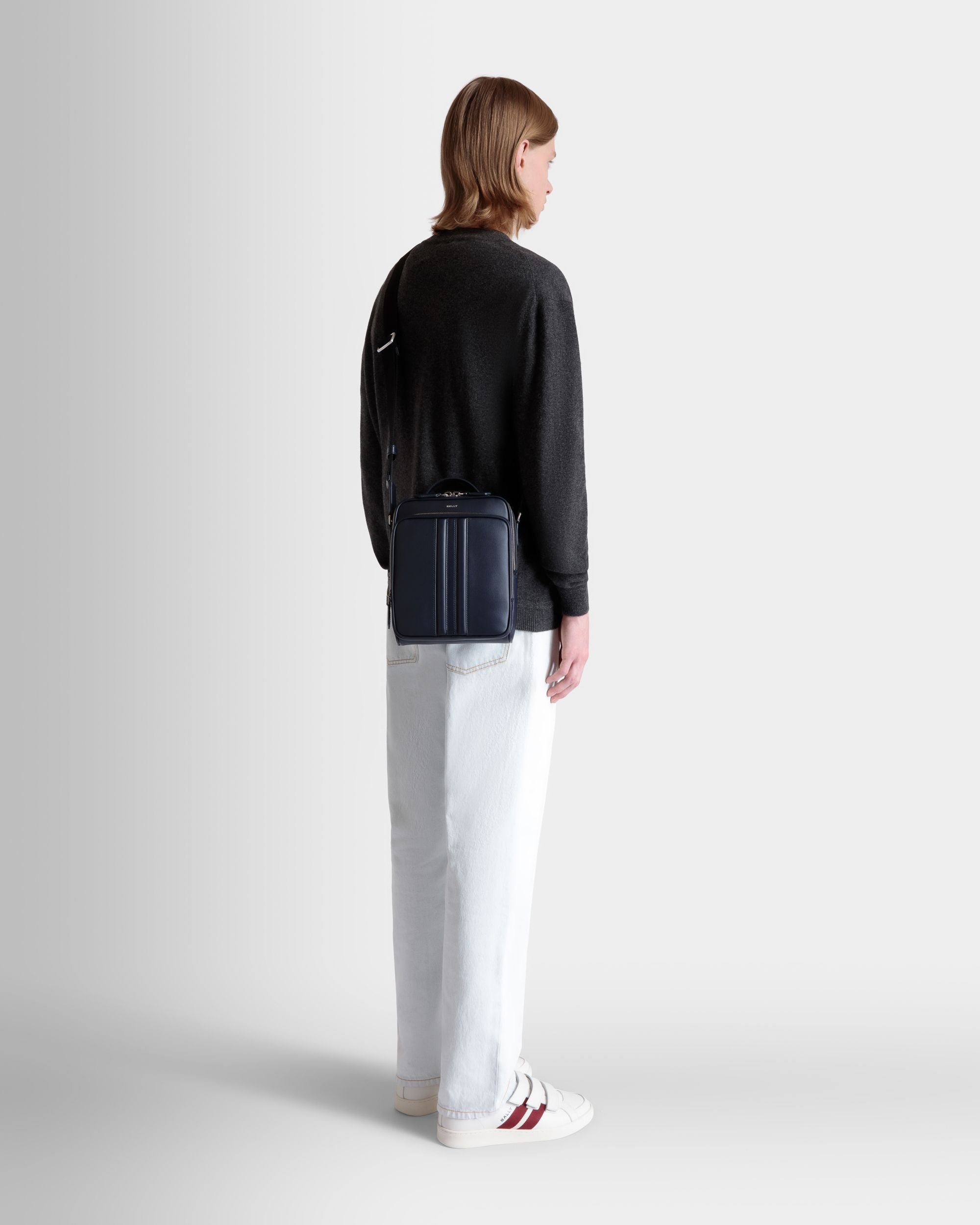 Bolso Bandolera Mythos De Piel Reciclada Navy Blue - Hombre - Bally - 01