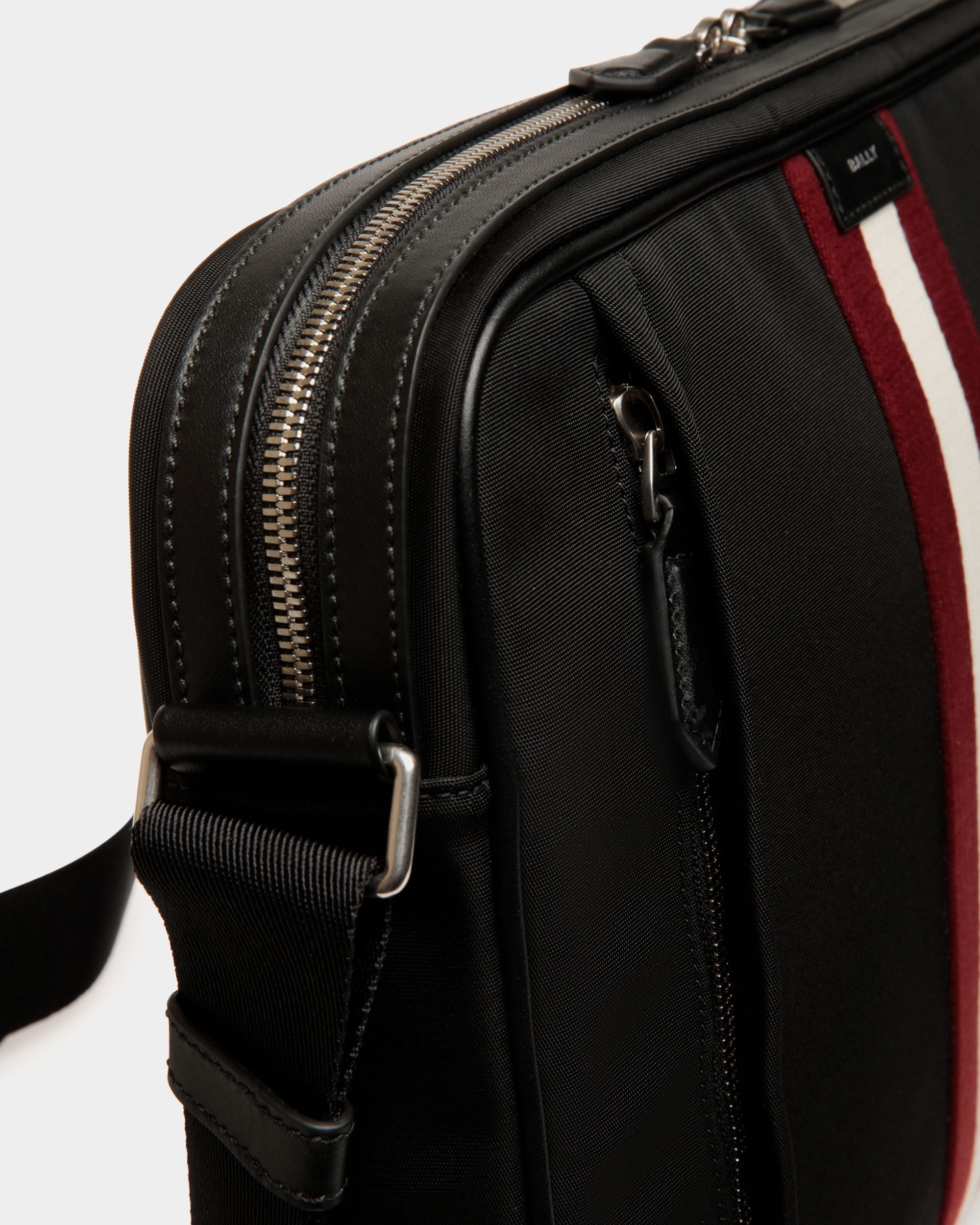 Bolso Messenger Code De Nailon Negro - Hombre - Bally - 05