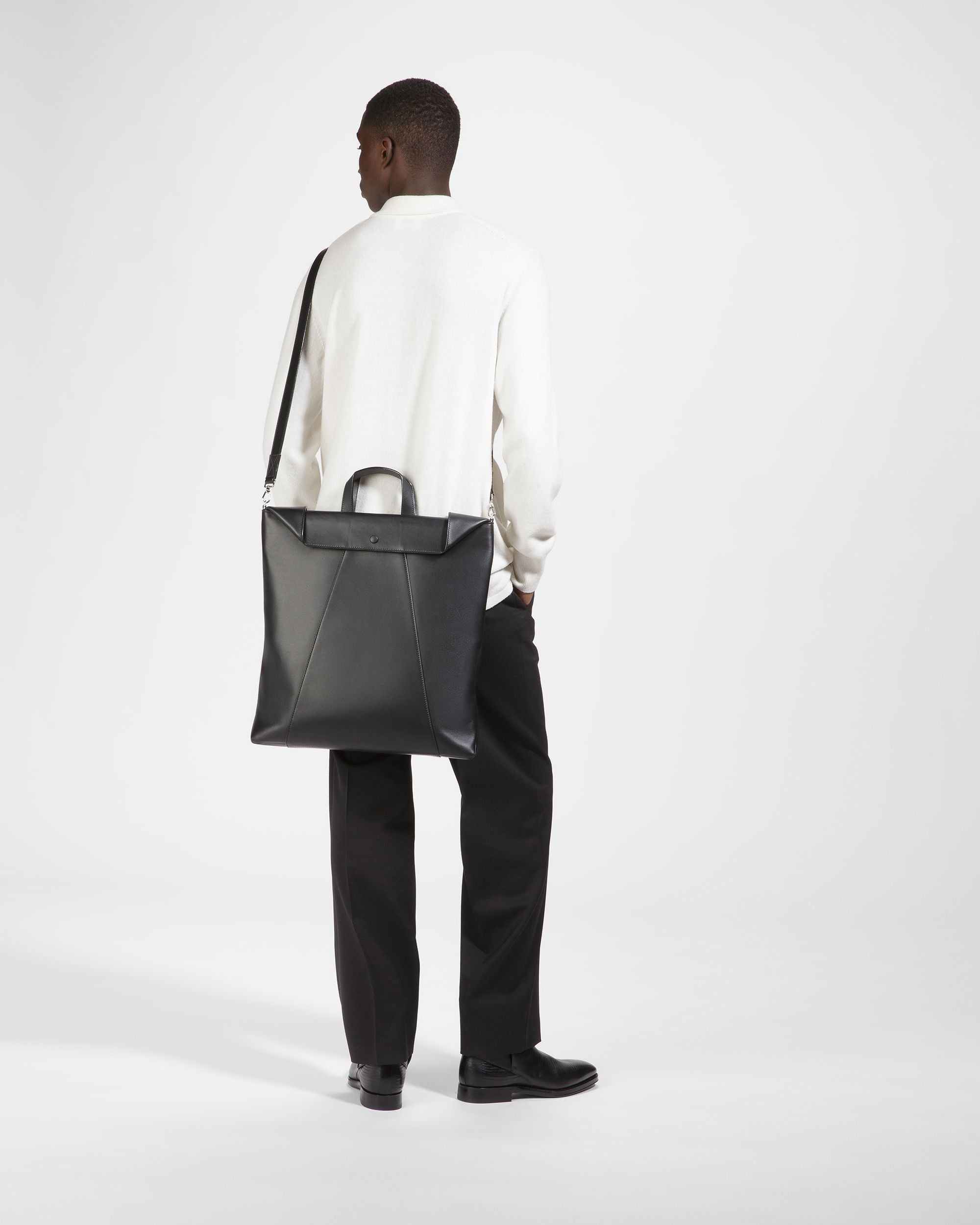 Ashy Bolso Tote De Piel En Negro - Hombre - Bally - 06