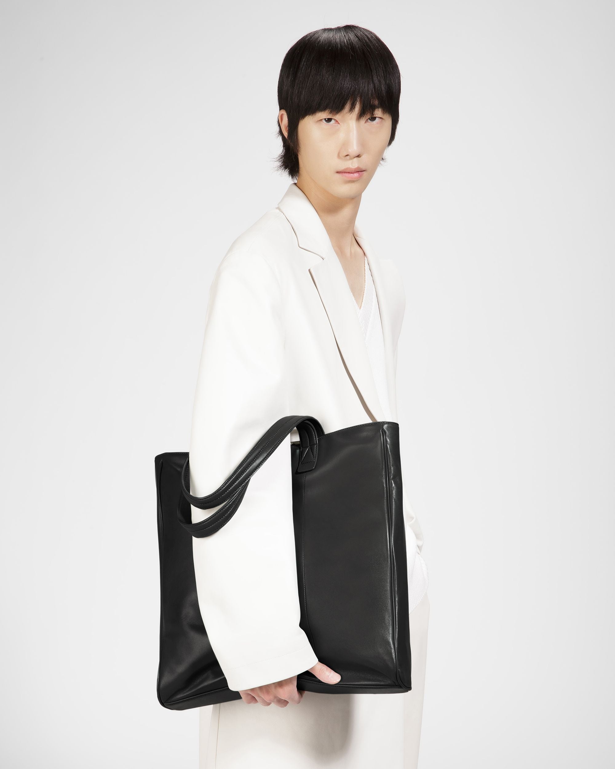 Arienn Bolso Tote De Piel En Negro - Hombre - Bally - 02