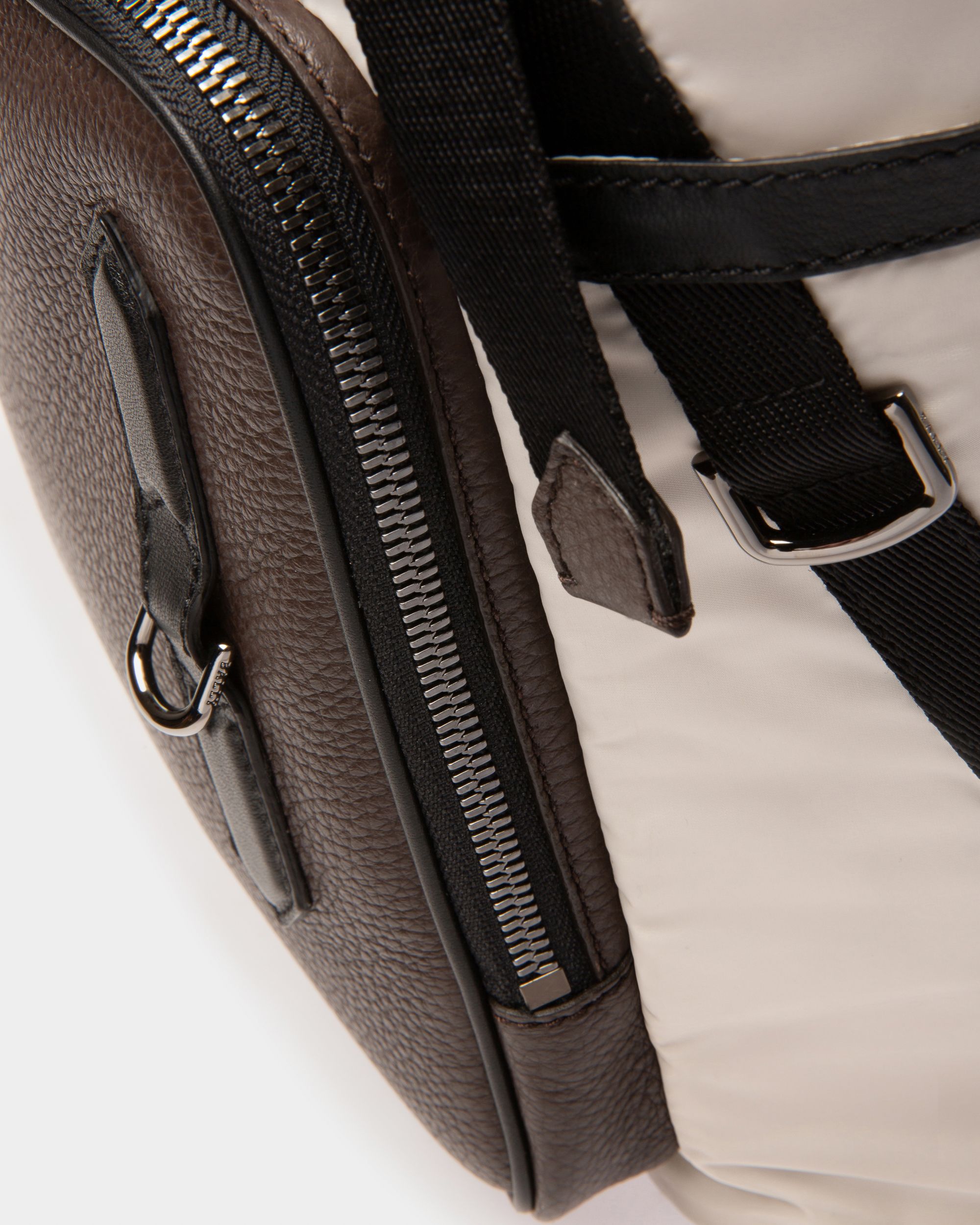 Bergmann Mochila En Nailon Reciclado De Color Blanco Polvo - Hombre - Bally - 05