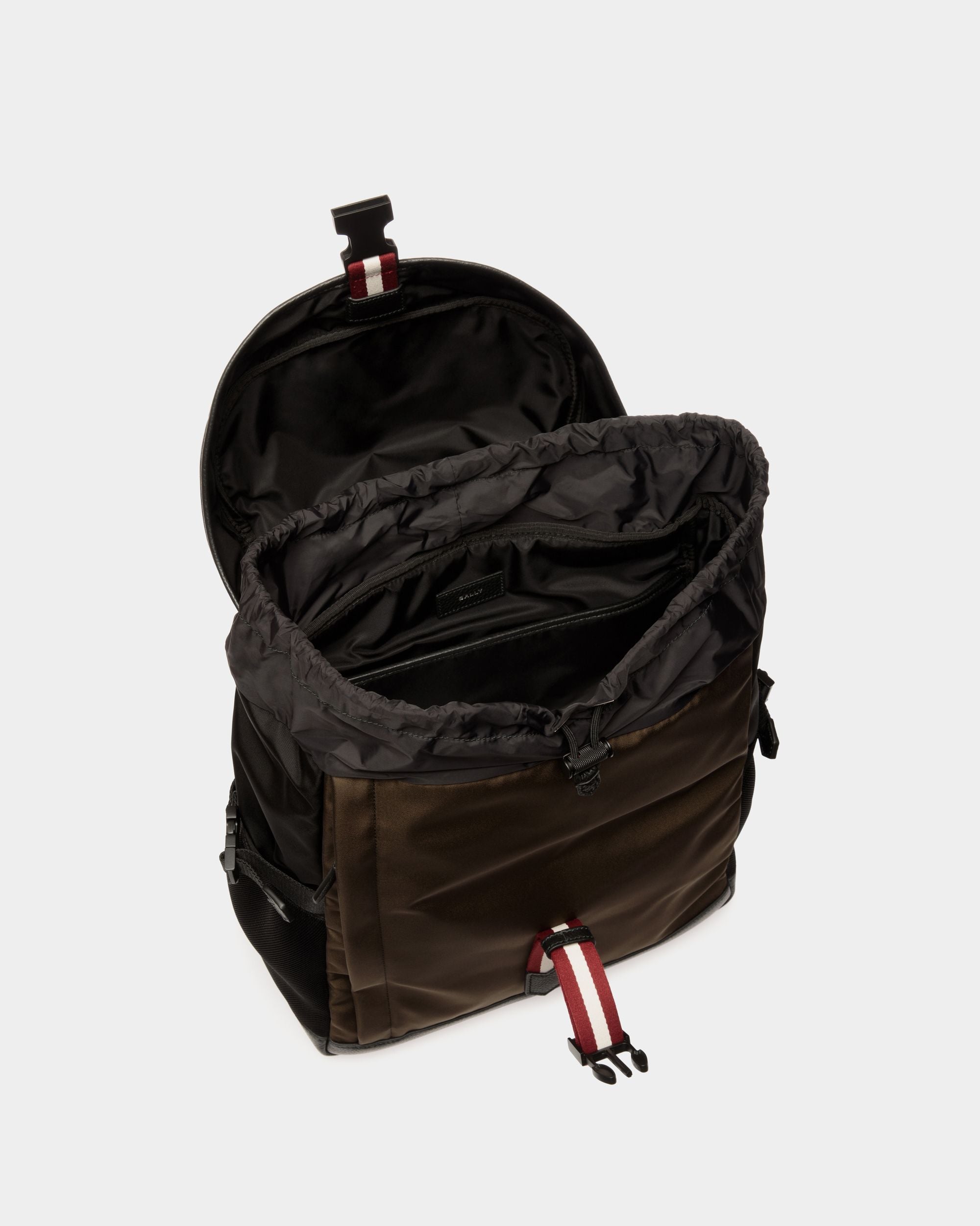 Mochila Code De Nailon Military Green Y Negro - Hombre - Bally - 05