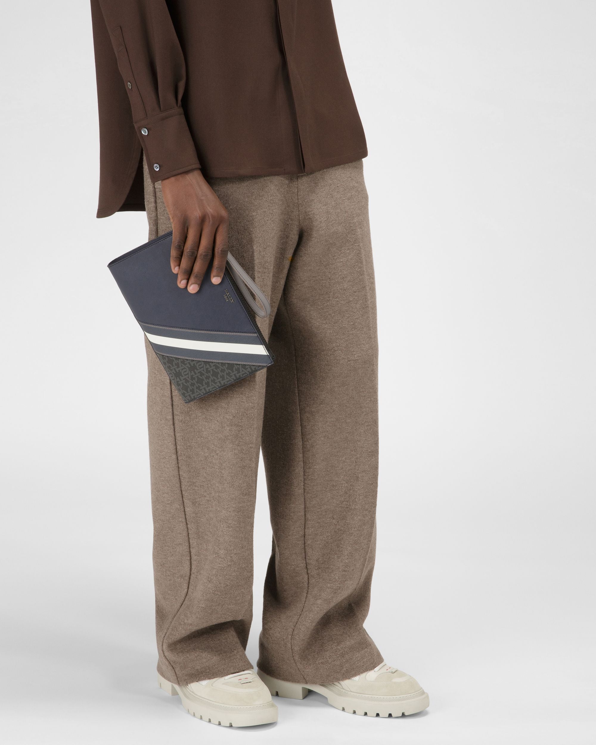 Makid Leather Clutch Bag In Navy - Men's - Bally - 02
