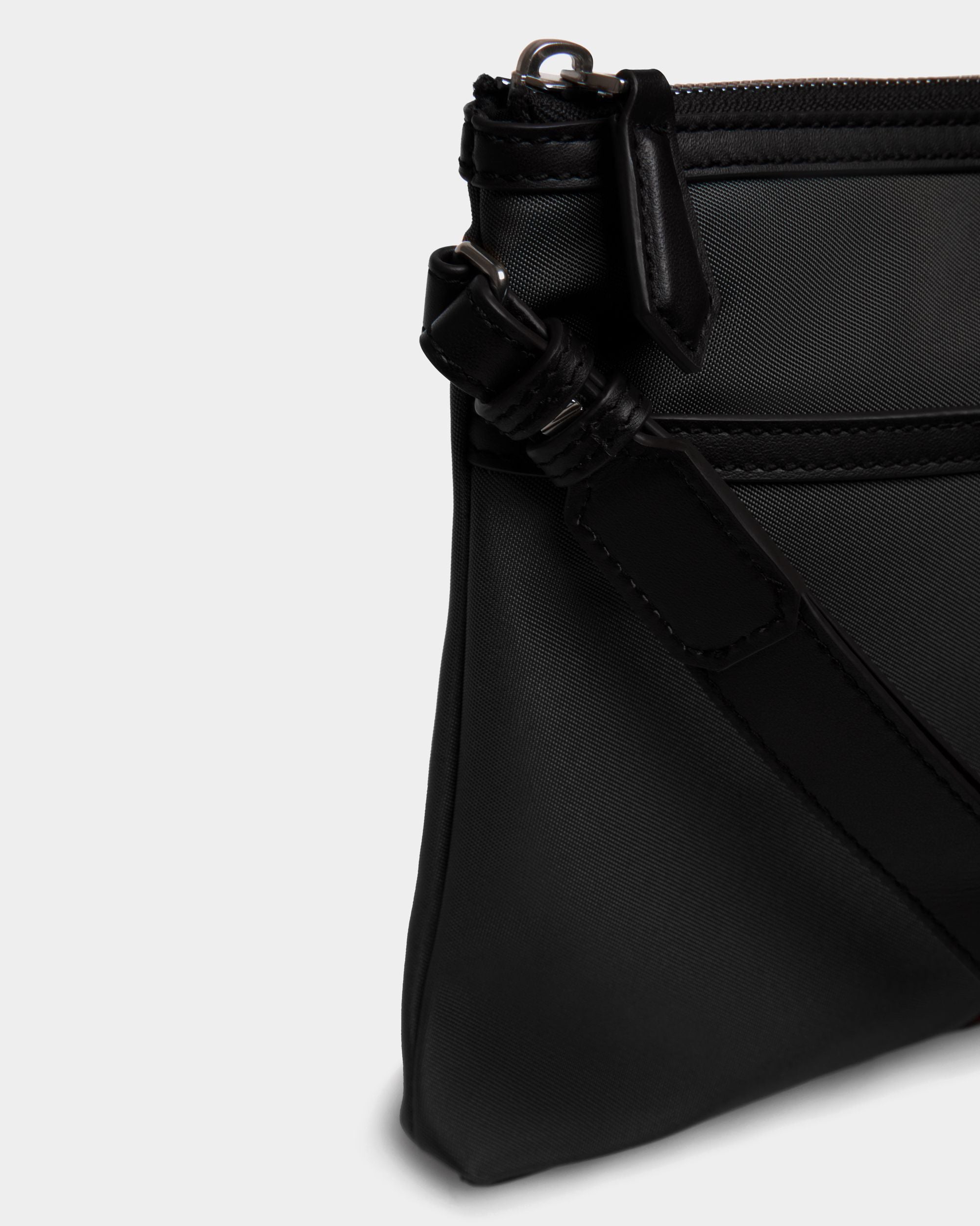 Bolso De Mano Code De Nailon Negro - Hombre - Bally - 06