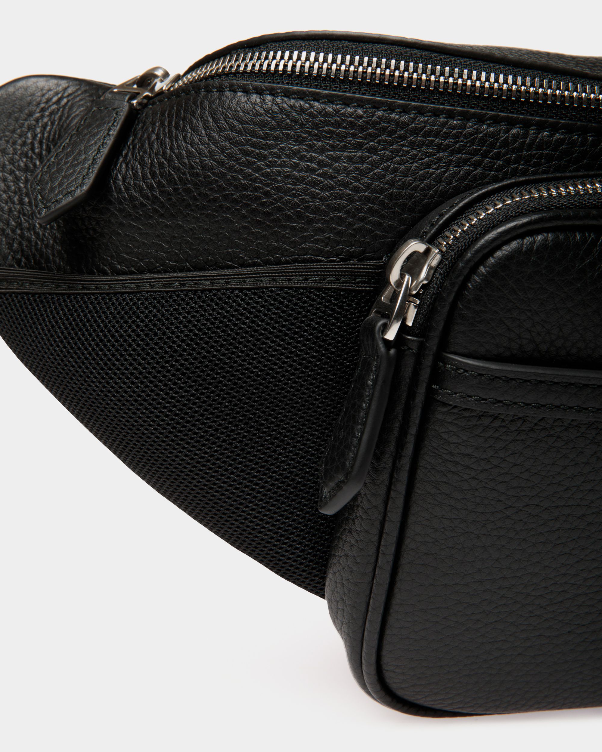 Riñonera Code De Piel Granulada Color Negro - Hombre - Bally - 05