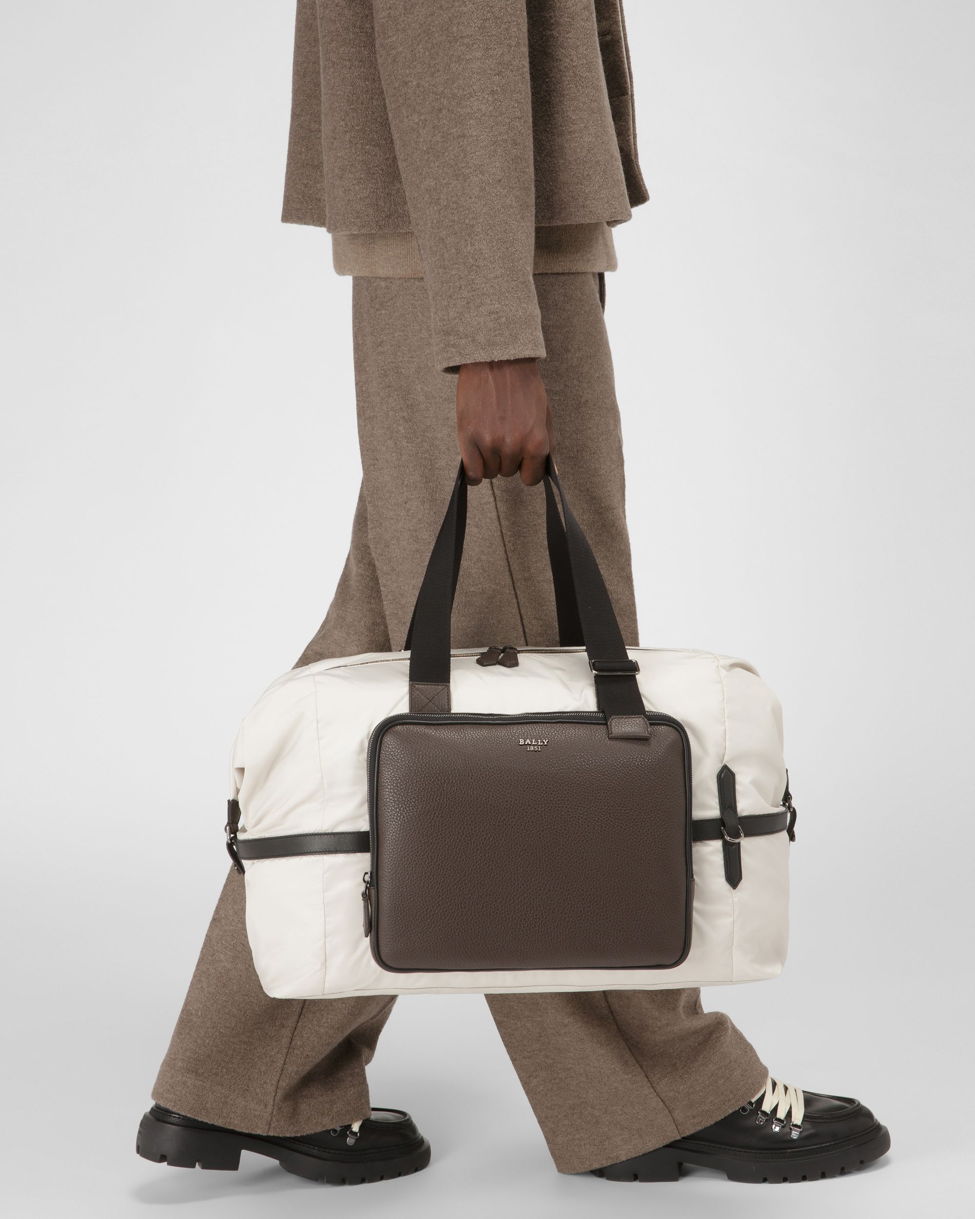 Balten Bolsa De Fin De Semana De Nailon Reciclado En Color Blanco Polvo - Hombre - Bally - 02