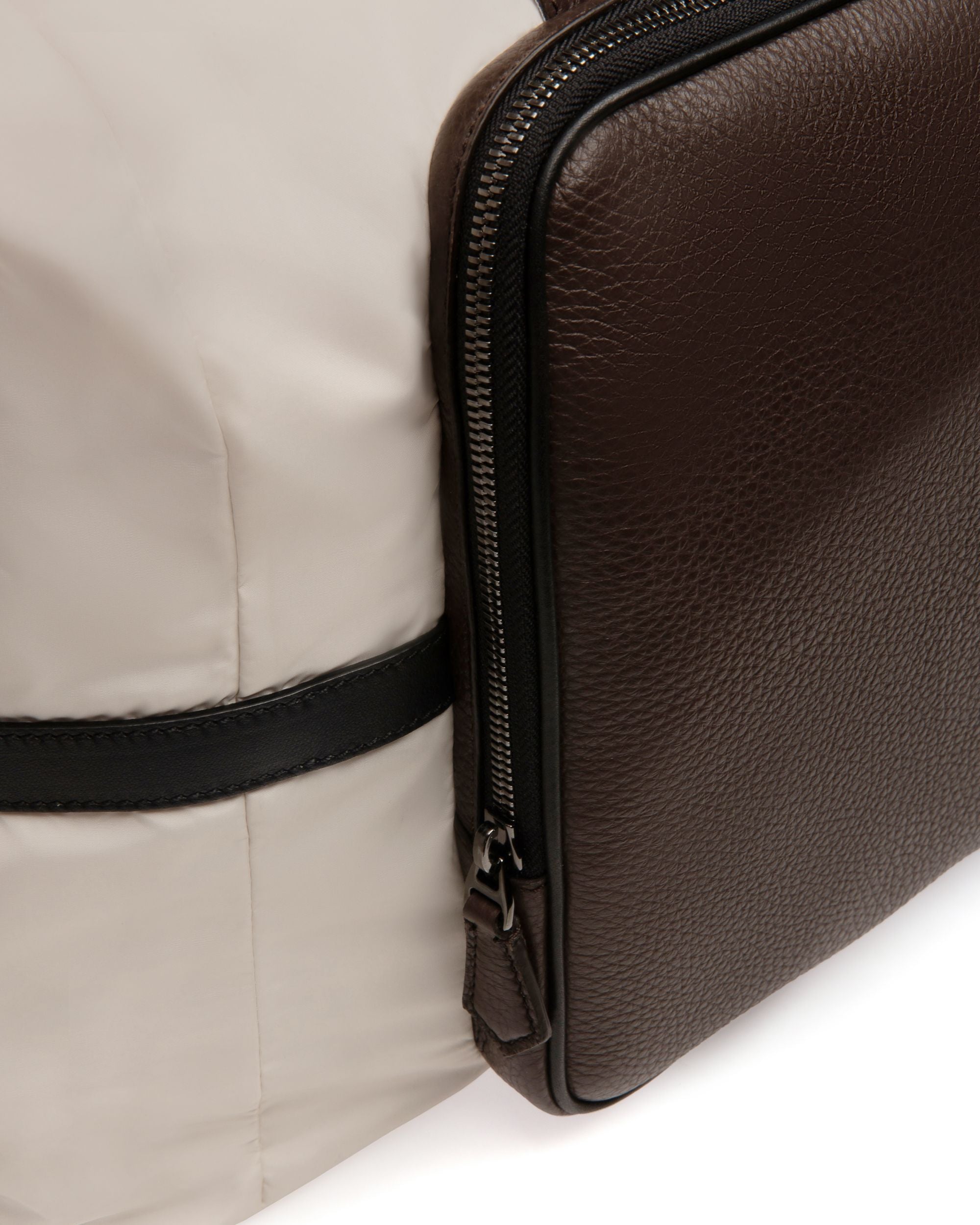 Balten Bolsa De Fin De Semana De Nailon Reciclado En Color Blanco Polvo - Hombre - Bally - 05