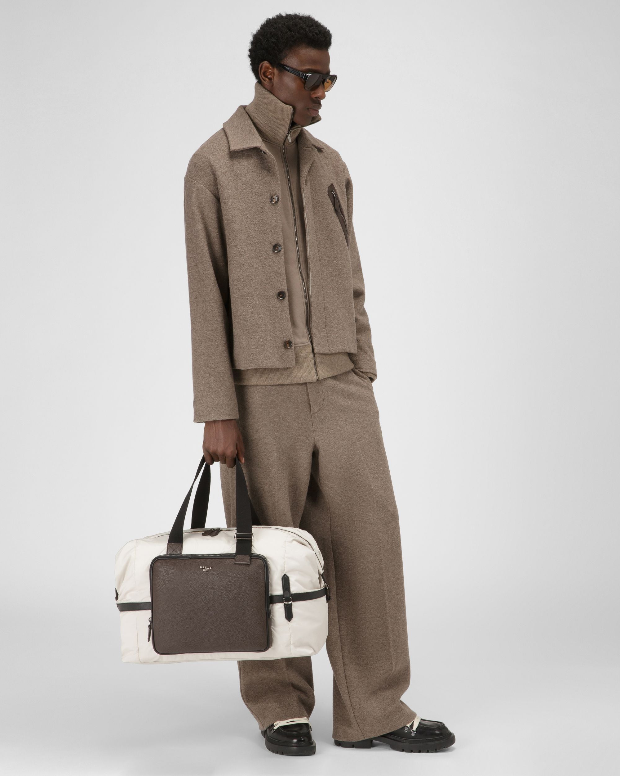 Balten Bolsa De Fin De Semana De Nailon Reciclado En Color Blanco Polvo - Hombre - Bally - 06