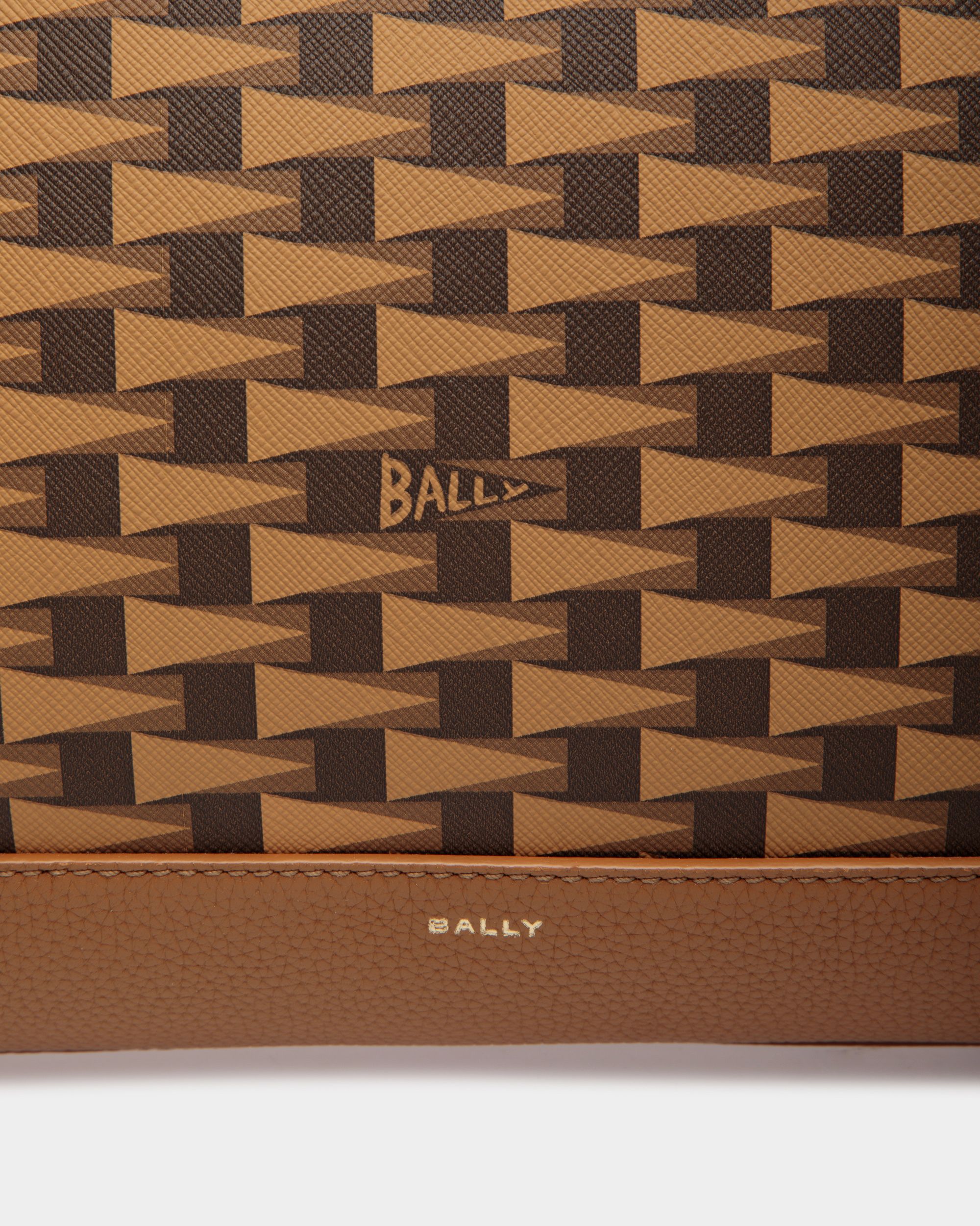 Bolso De Viaje Pennant De TPU Y Piel Color Desierto - Hombre - Bally - 05