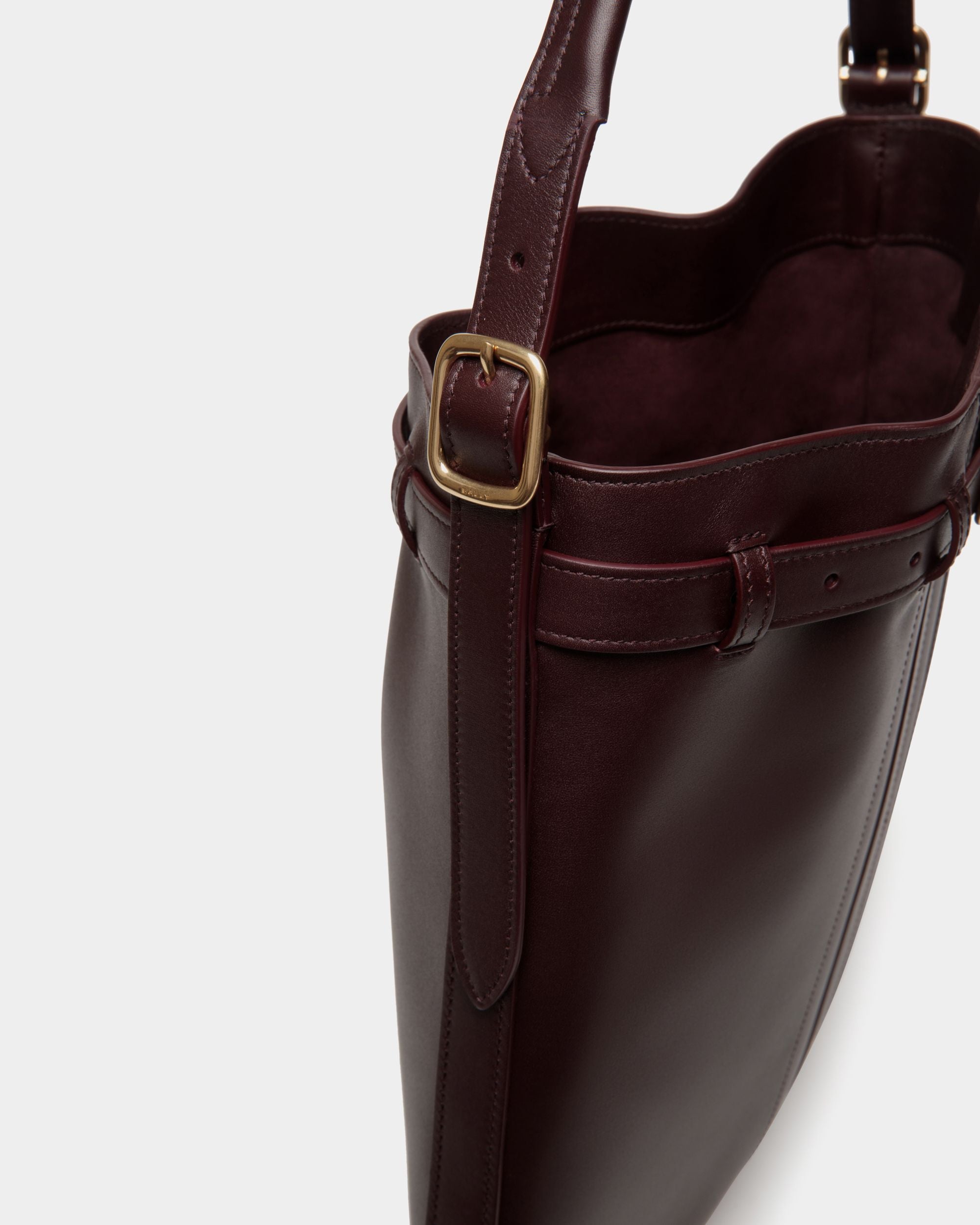 Beckett Crossbody Bag In Deep Burgundy Leather - Hombre - Bally - 06