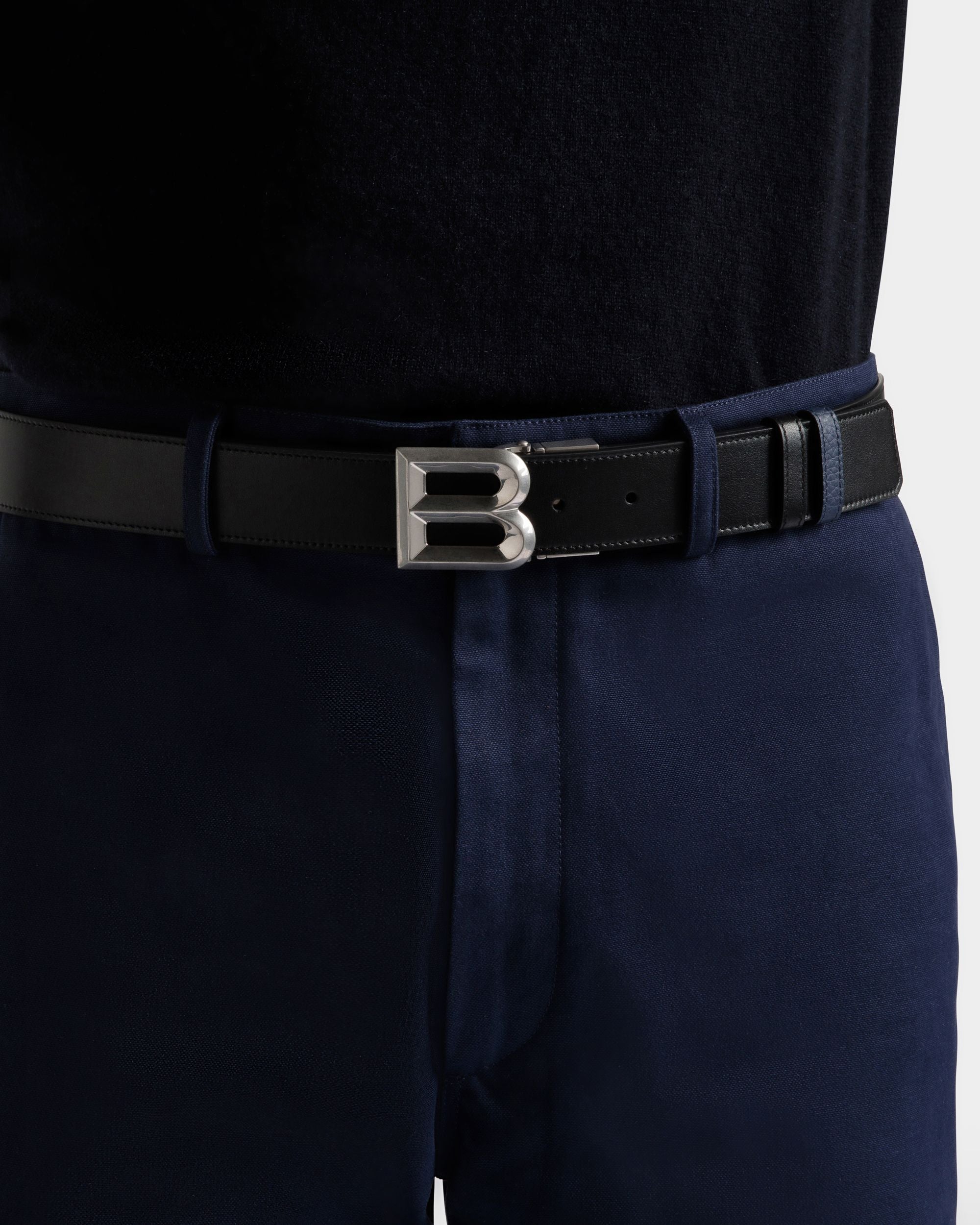 B Bold 35Mm Reversible And Adjustable Belt In Black And Marine Leather - Men's - Bally - 03