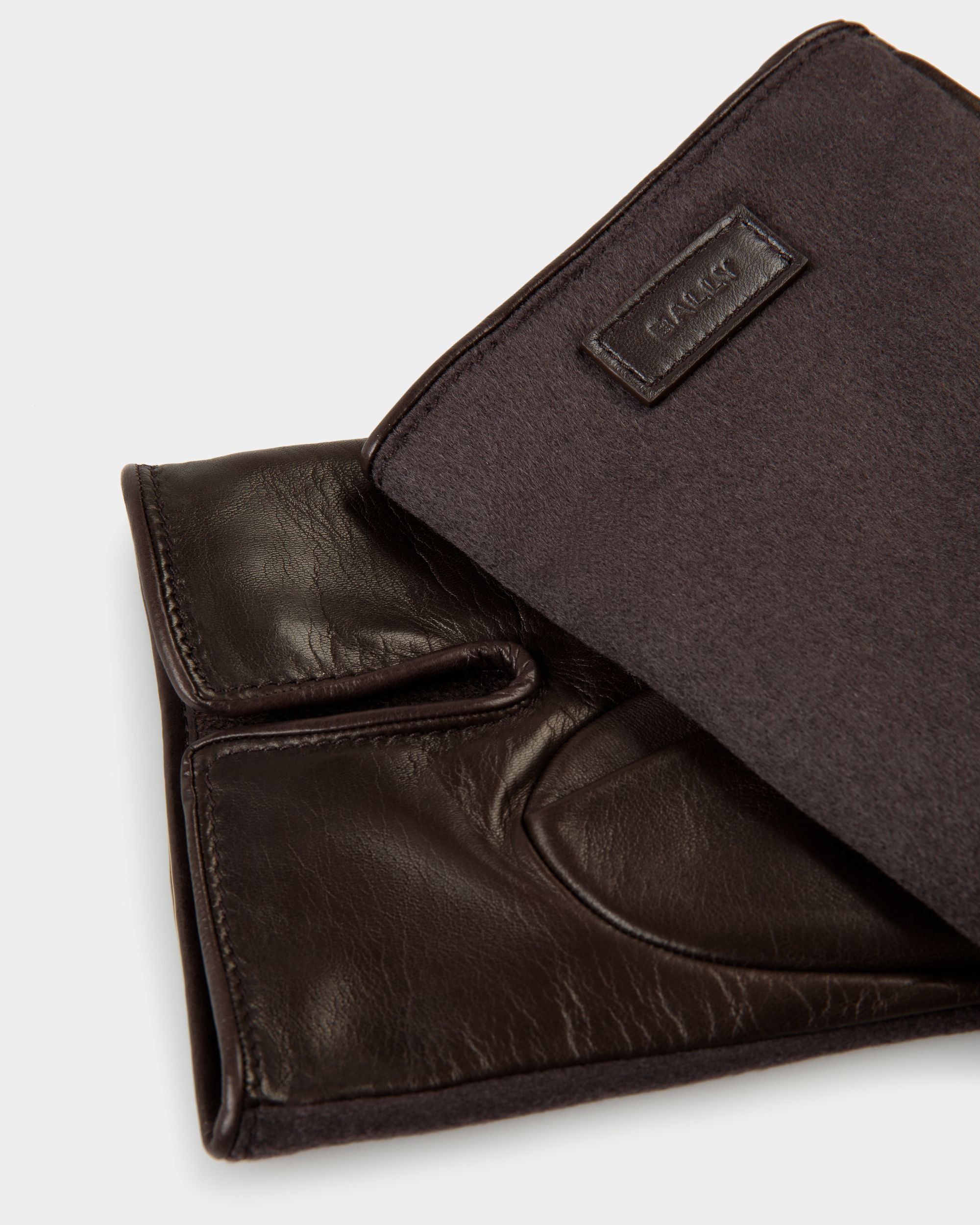 Gloves With Logo In Ebano Cashmere And Leather - Men's - Bally - 02