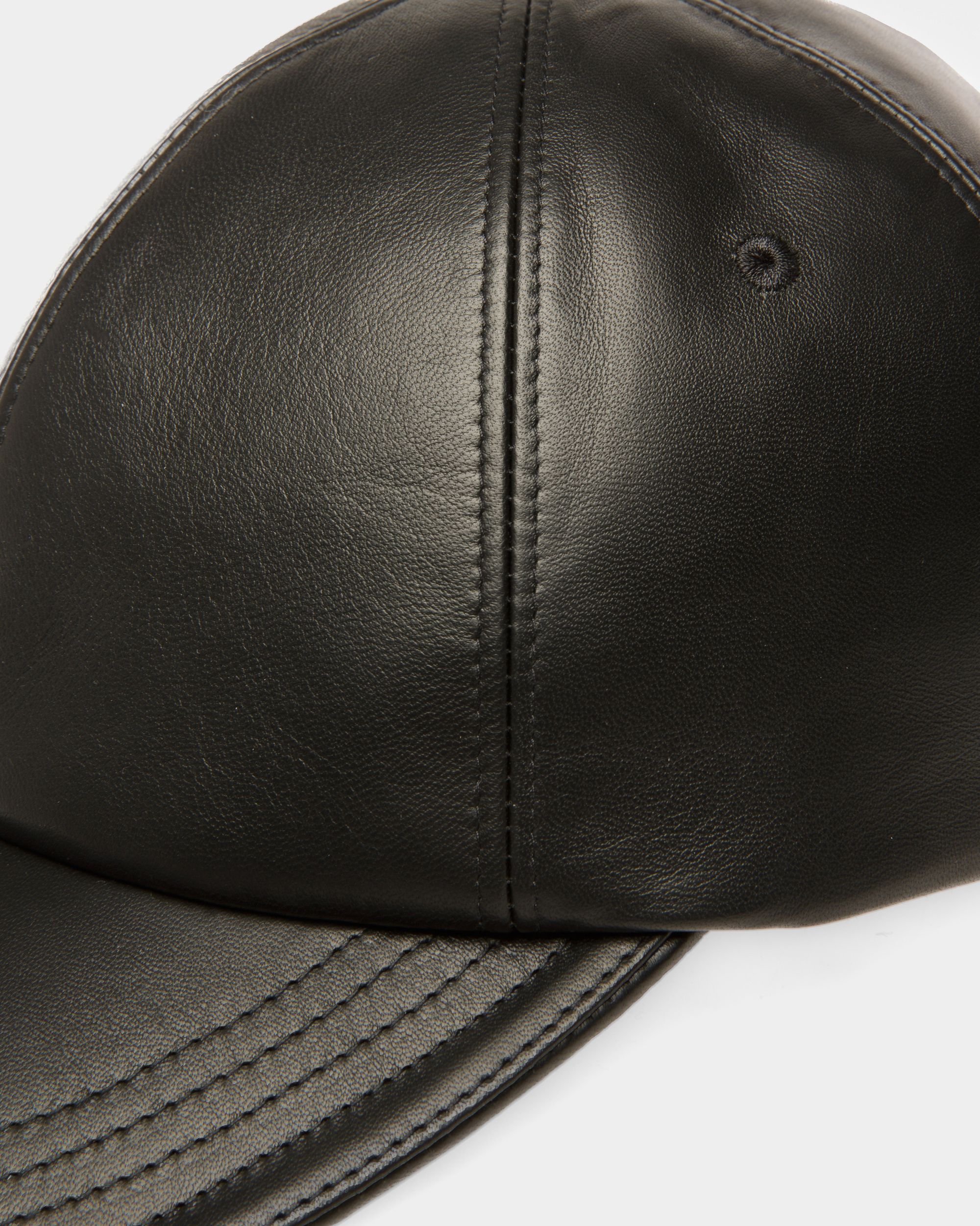Gorra De Piel En Negro - Hombre - Bally - 03