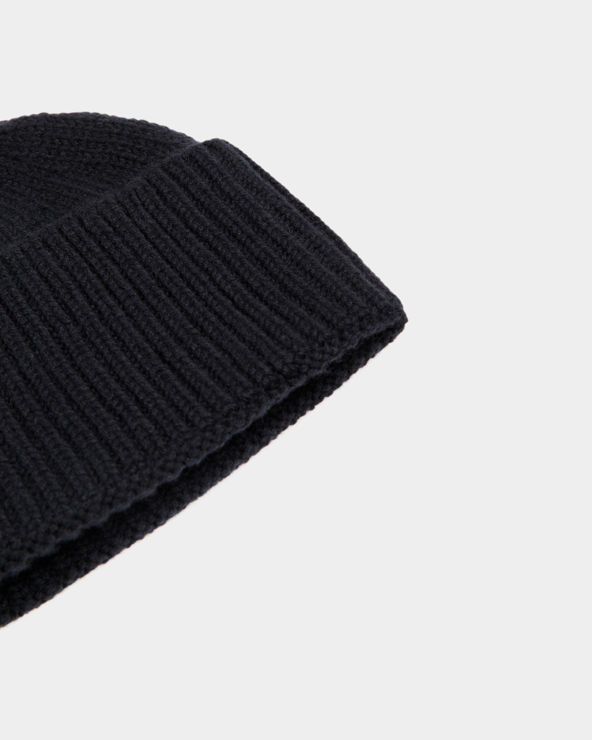 Beanie In Navy Blue Cashmere - Men's - Bally - 04