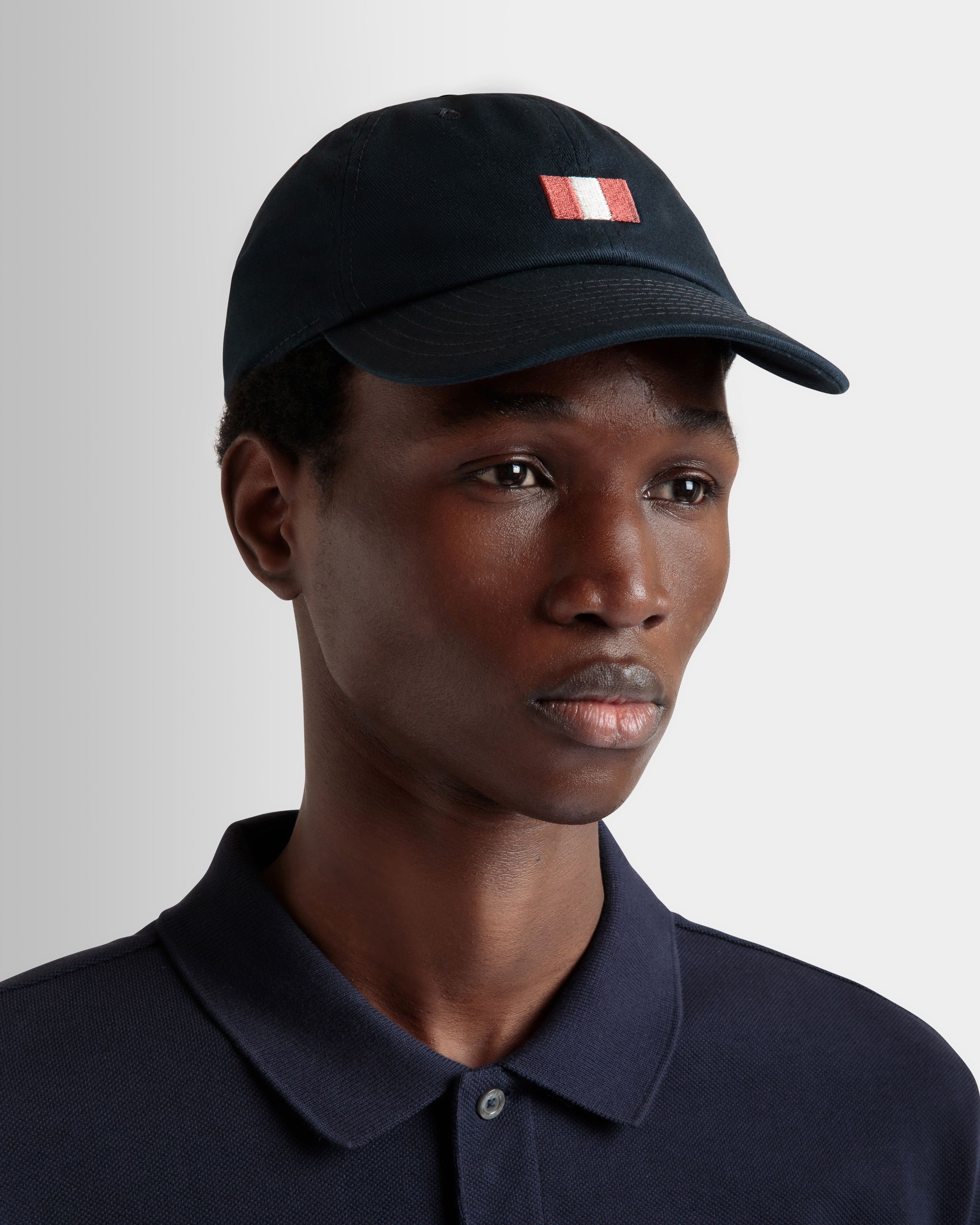 Baseball Hat With a Bally Flag in Navy Blue Cotton - Hombre - Bally - 02