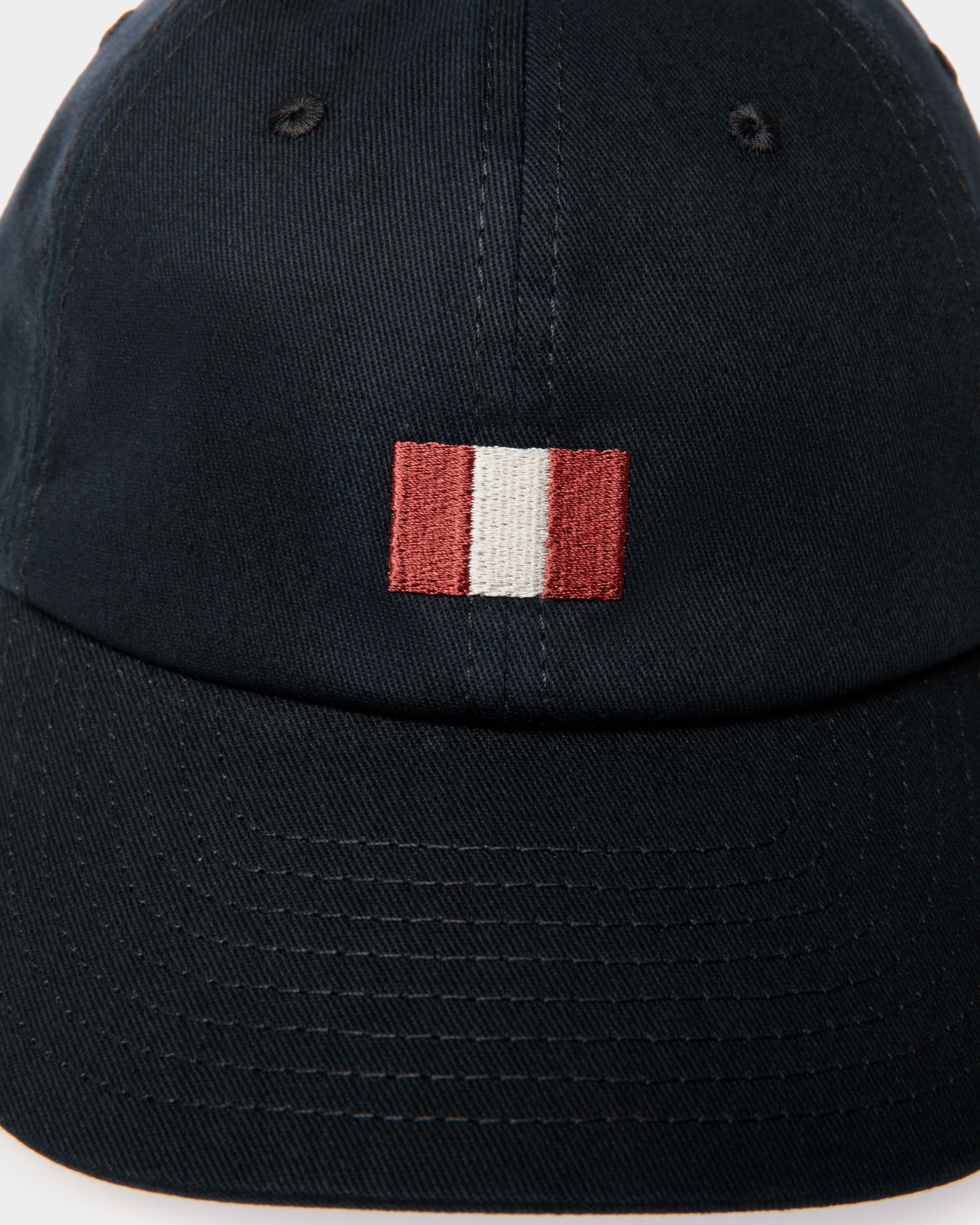Baseball Hat With a Bally Flag in Navy Blue Cotton - Hombre - Bally - 04