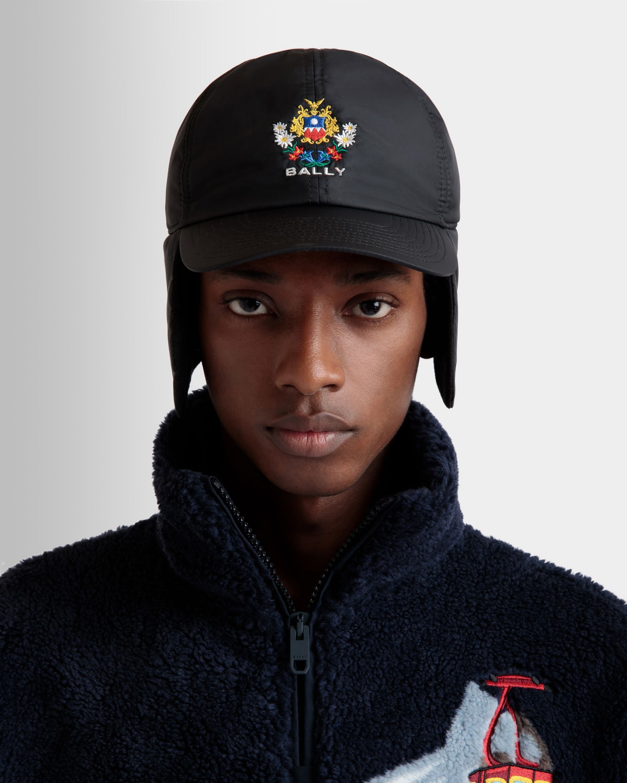 Gorro De Aviador De La Cápsula Winter De Nailon Reciclado Negro Con Alpine Flowers - Hombre - Bally - 02