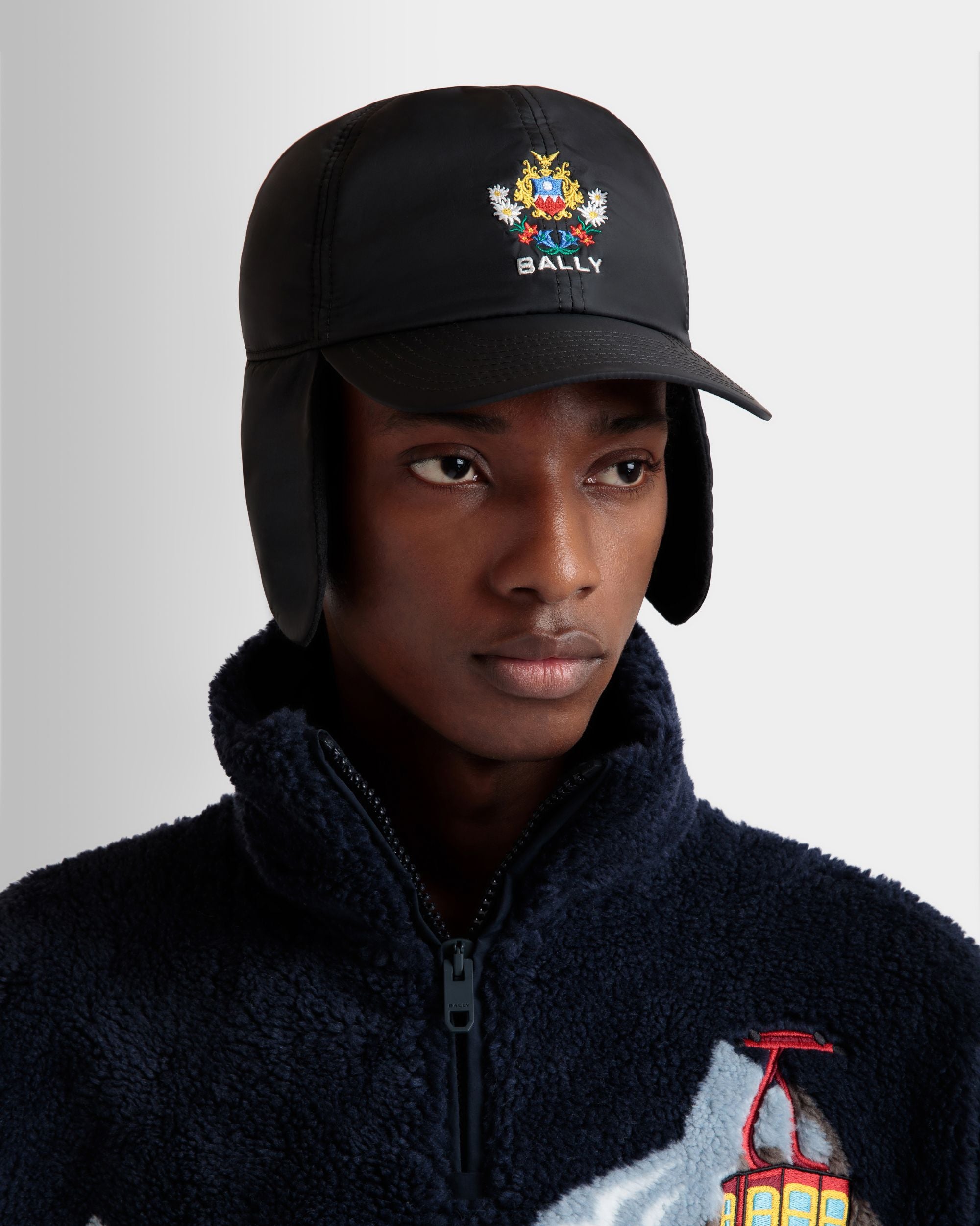 Gorro De Aviador De La Cápsula Winter De Nailon Reciclado Negro Con Alpine Flowers - Hombre - Bally - 05