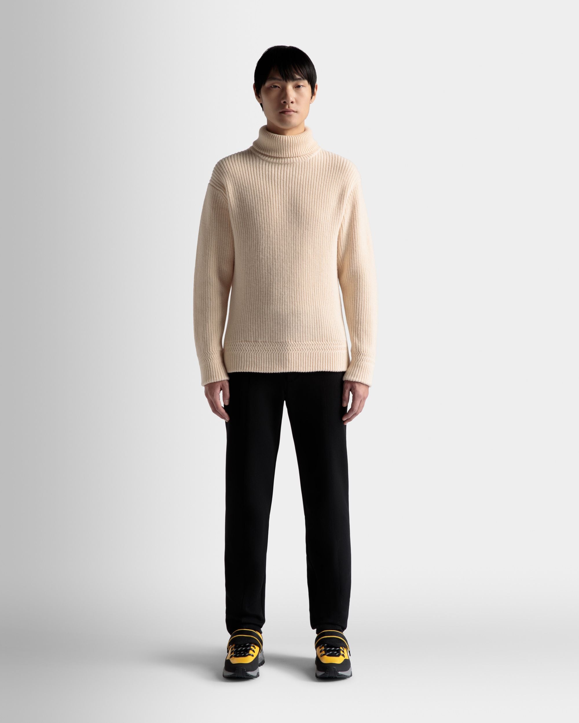 Jersey De Lana Con Cuello Alto En Beige - Hombre - Bally - 02