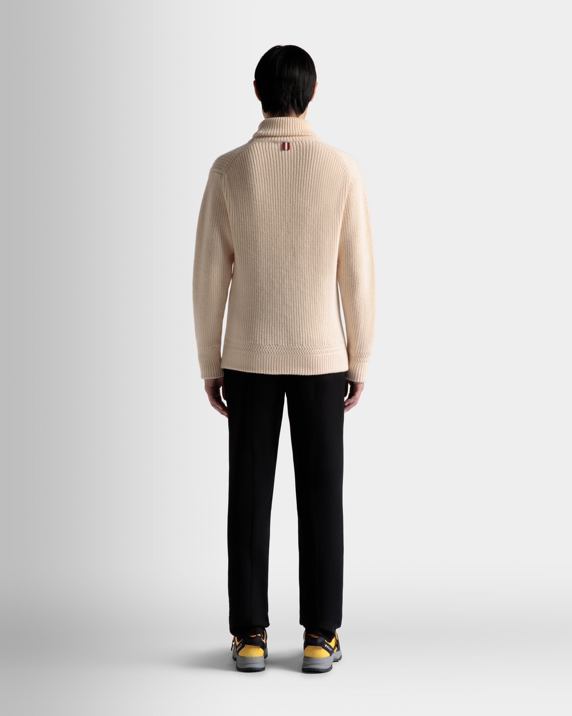 Jersey De Lana Con Cuello Alto En Beige - Hombre - Bally - 06