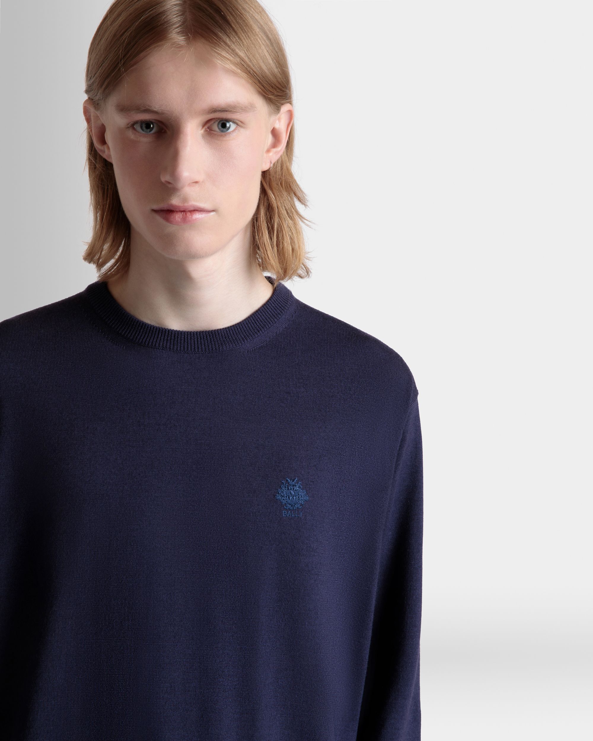 Crewneck Sweater in Navy Blue Wool Cashmere Blend - Hombre - Bally - 04