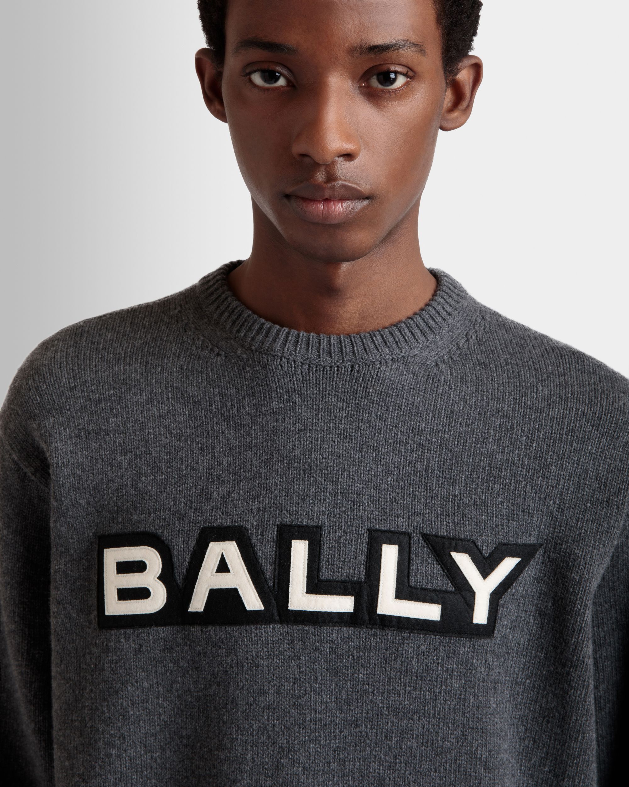 Jersey De Cuello Redondo Con Logotipo De Lana Gris Oscuro - Hombre - Bally - 04