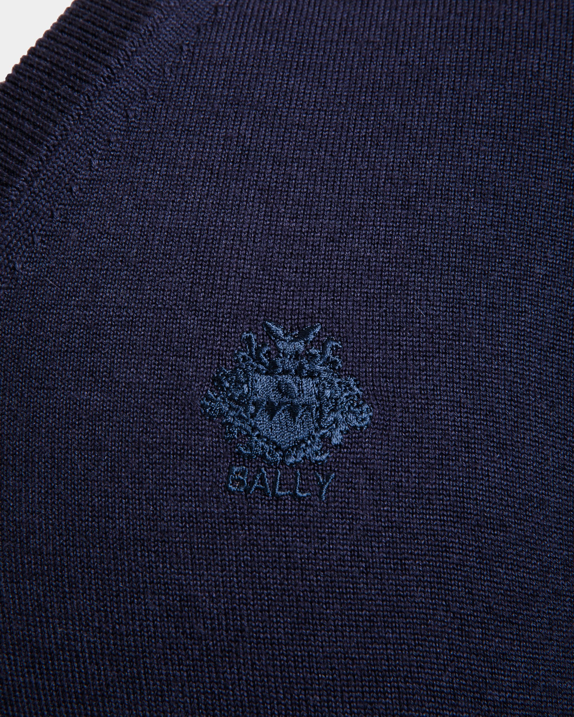 V-Neck Sweater With a Bally Crest in Navy Blue Wool-Cashmere - Hombre - Bally - 04