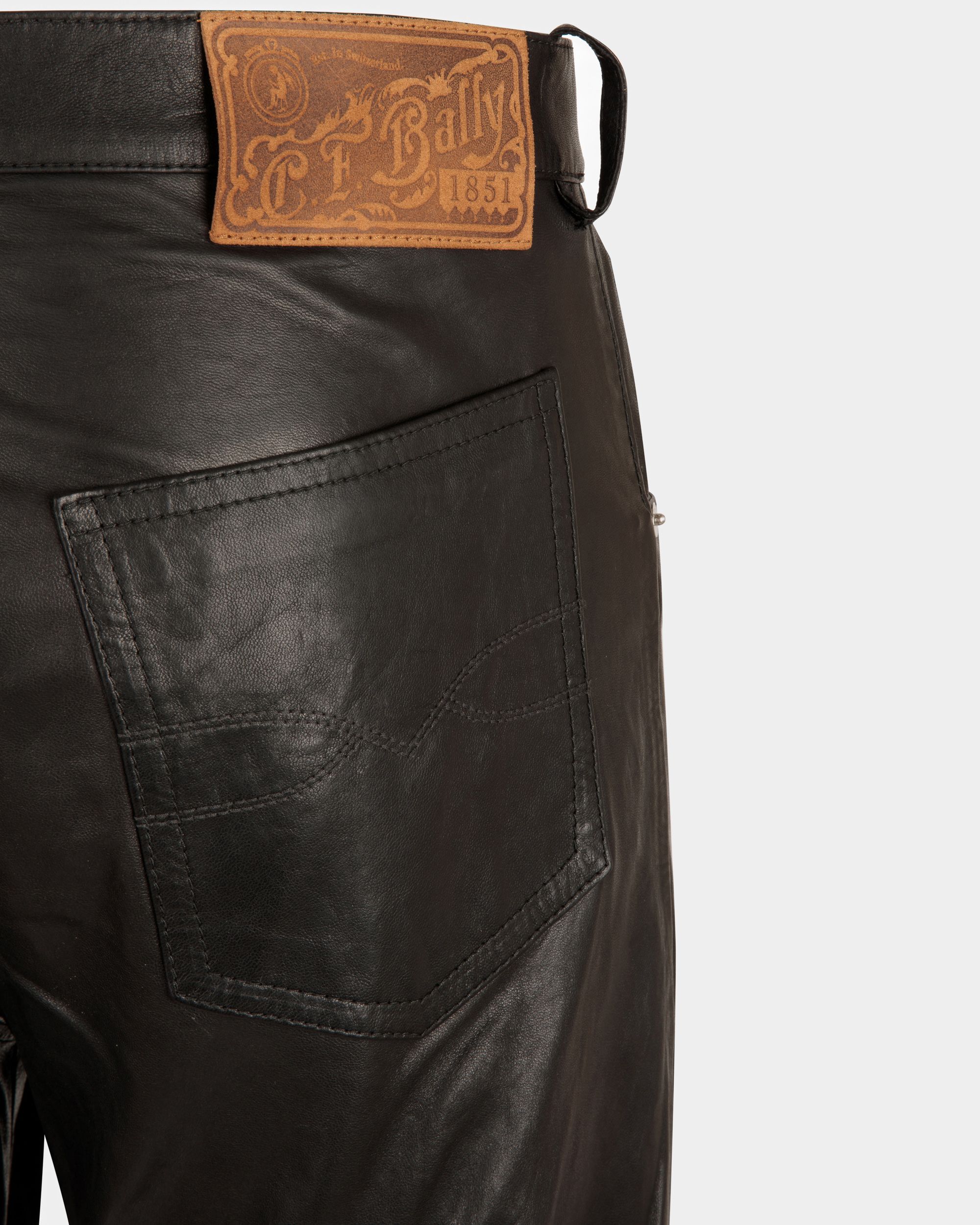 Pantalones De Piel En Negro - Hombre - Bally - 02
