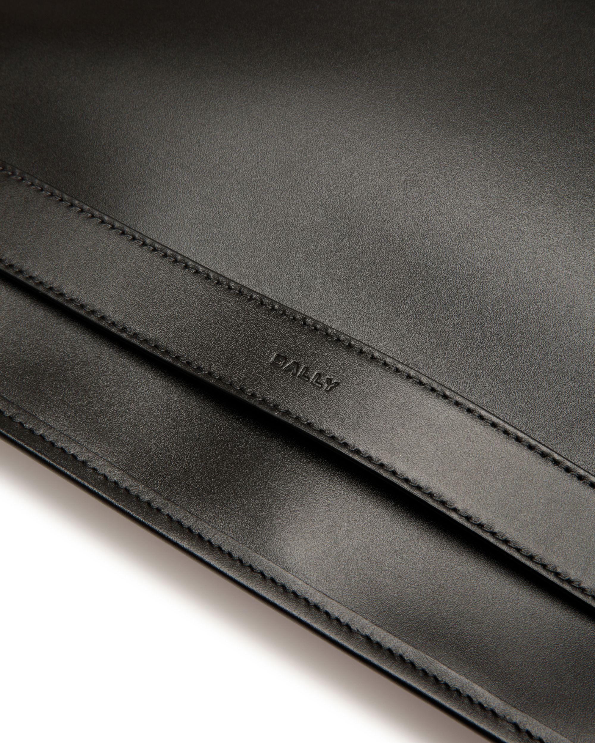 Beckett Pochette in Black Leather - Men's - Bally - 05