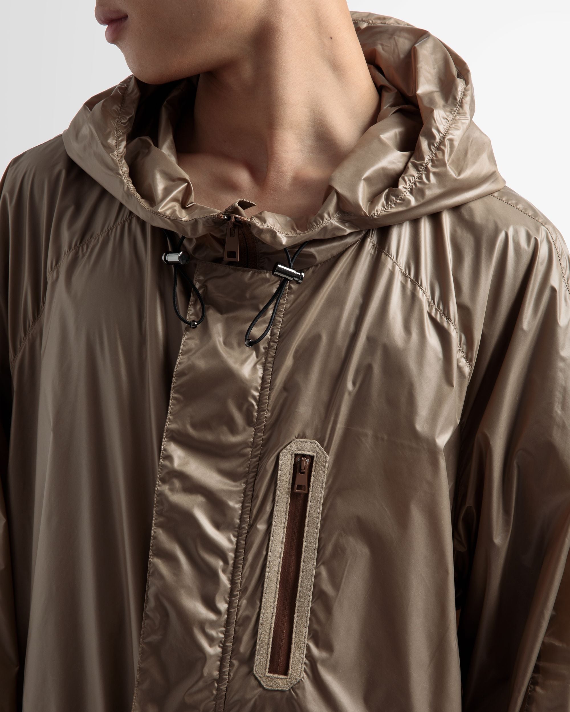 Capa Impermeable Con Capucha De Tejido Técnico Color Desierto - Hombre - Bally - 03