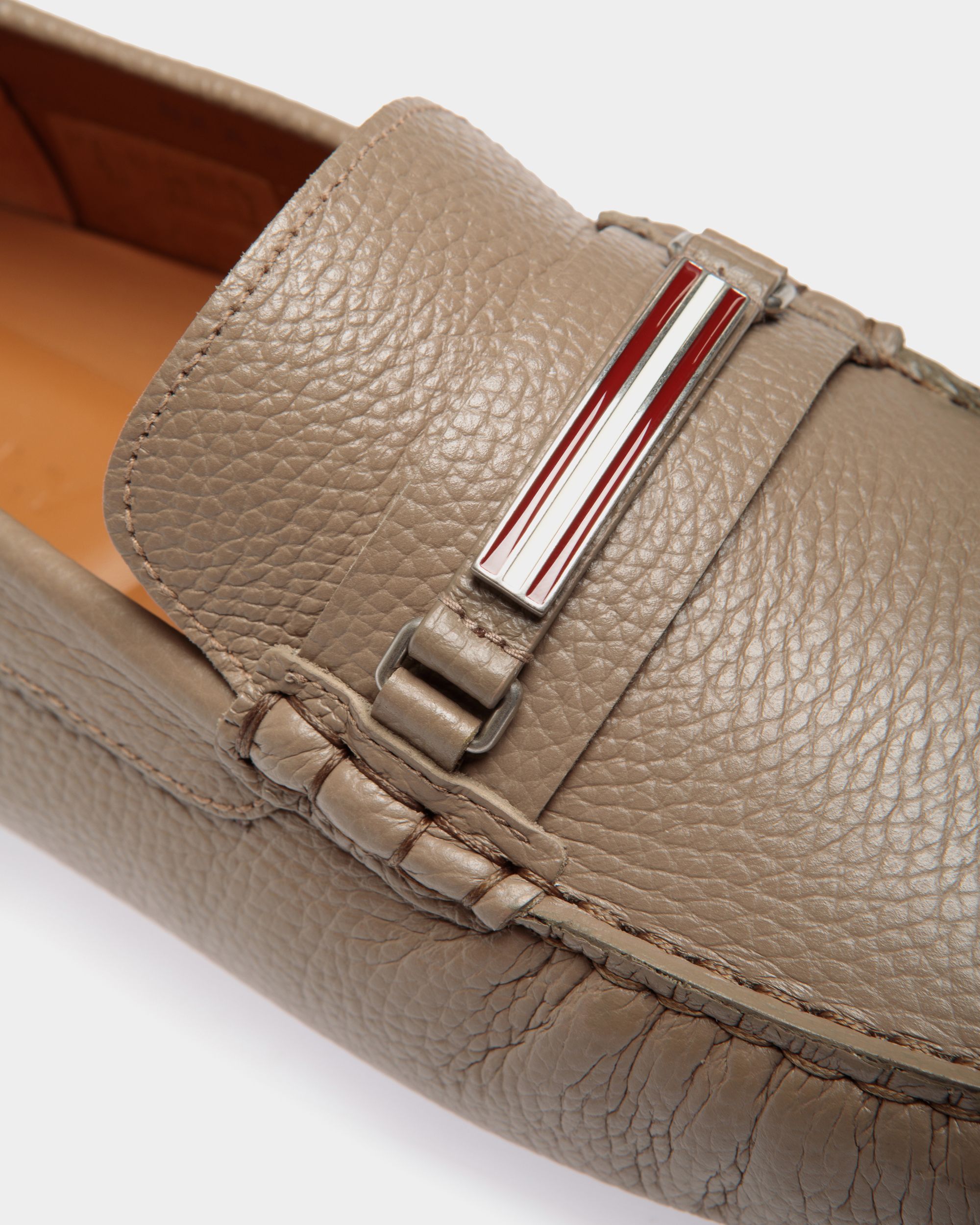 Pilot Driver in Taupe Grained Leather - Hombre - Bally - 05