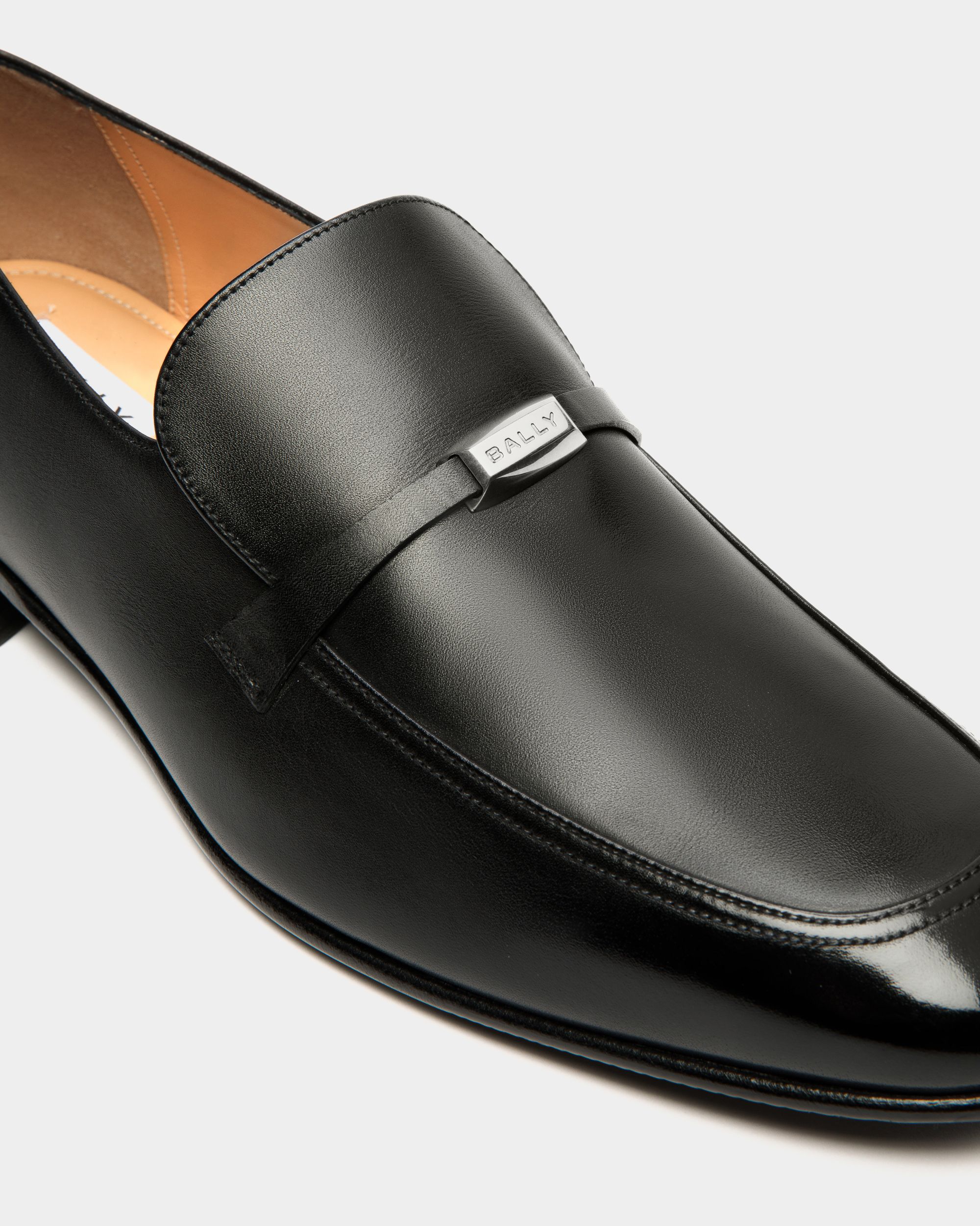 Suisse Loafer In Black Leather - Men's - Bally - 04
