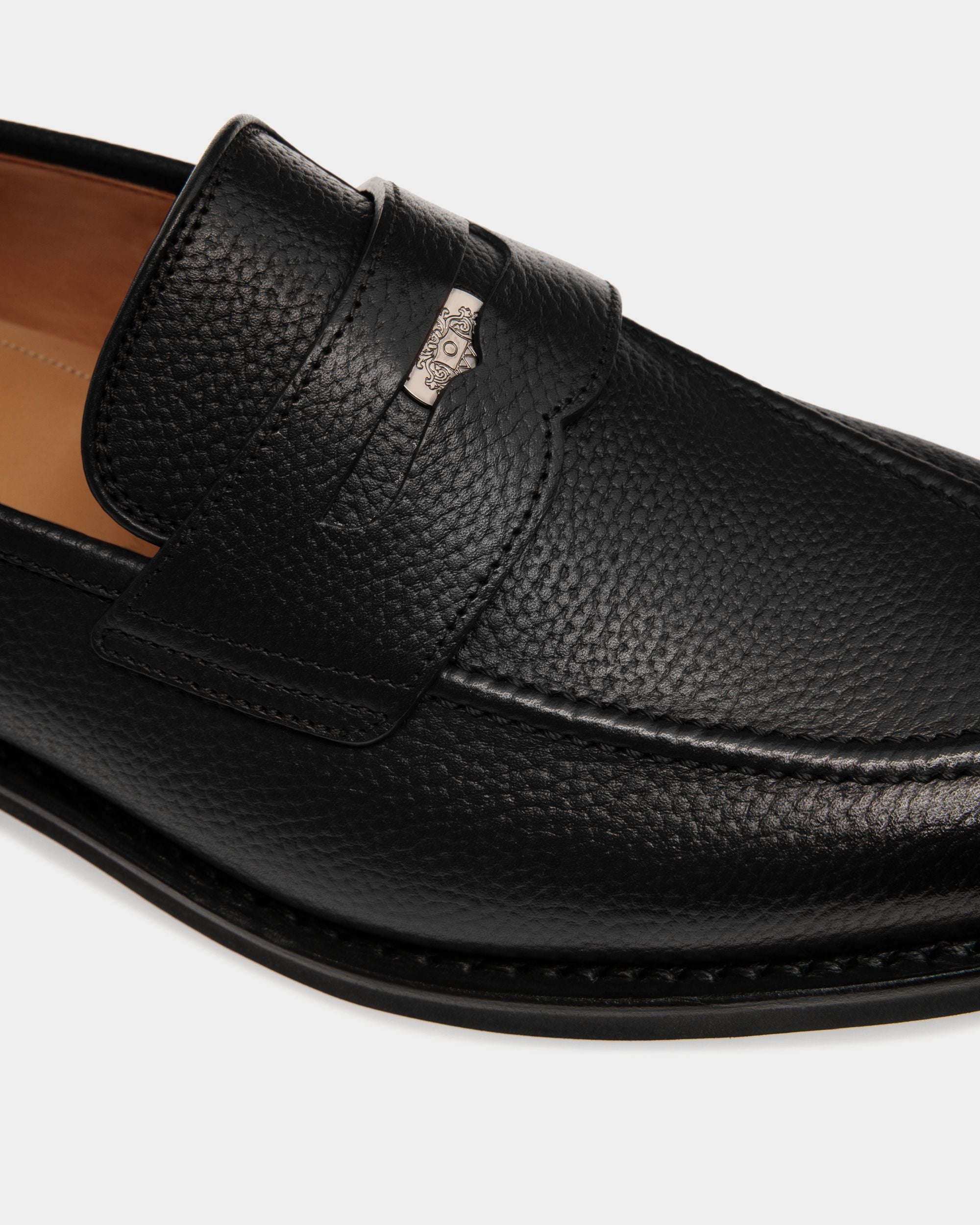 Schoenen Loafer In Black Grained Leather - Men's - Bally - 05