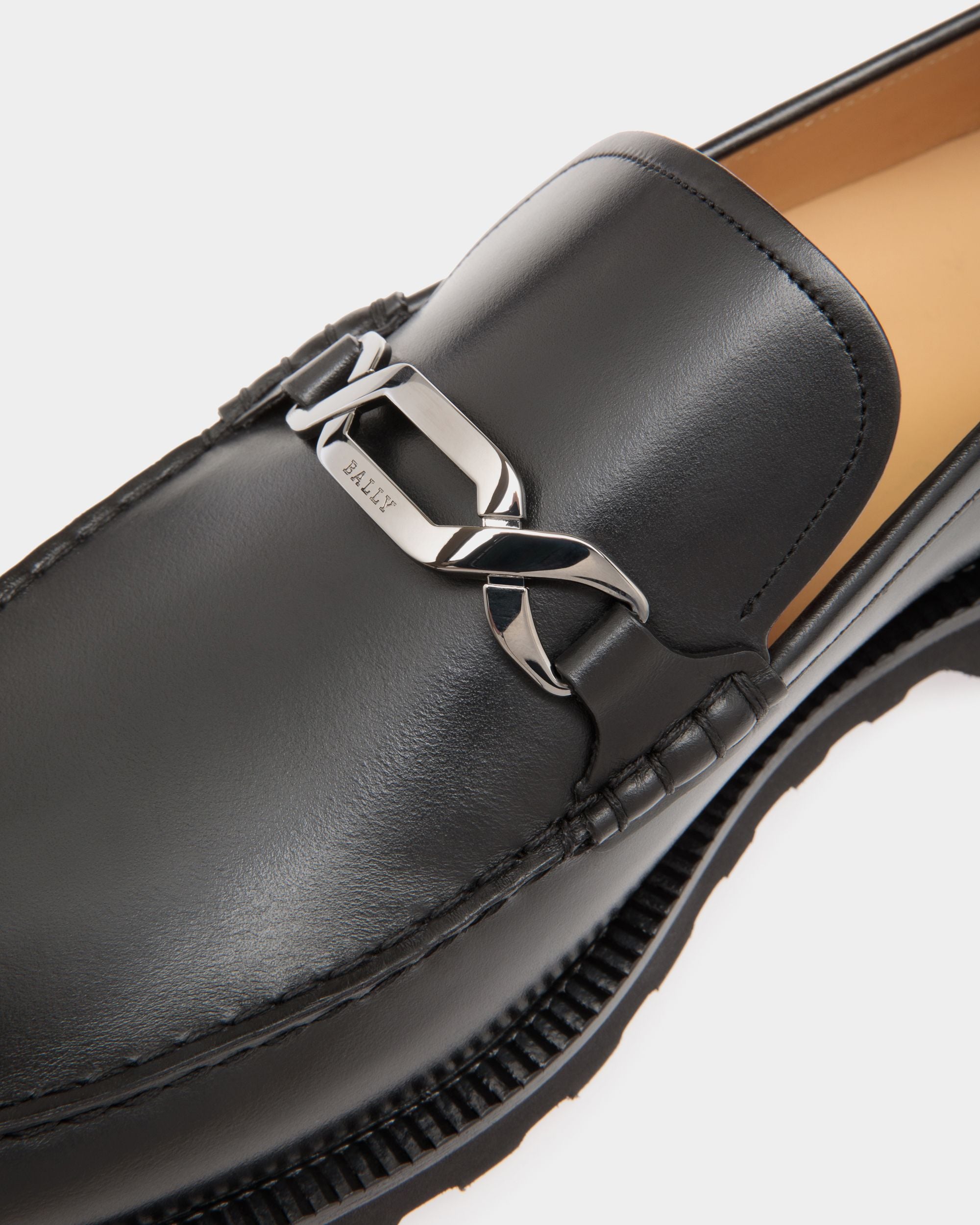 Loafer in Black Leather - Men's - Bally - 05