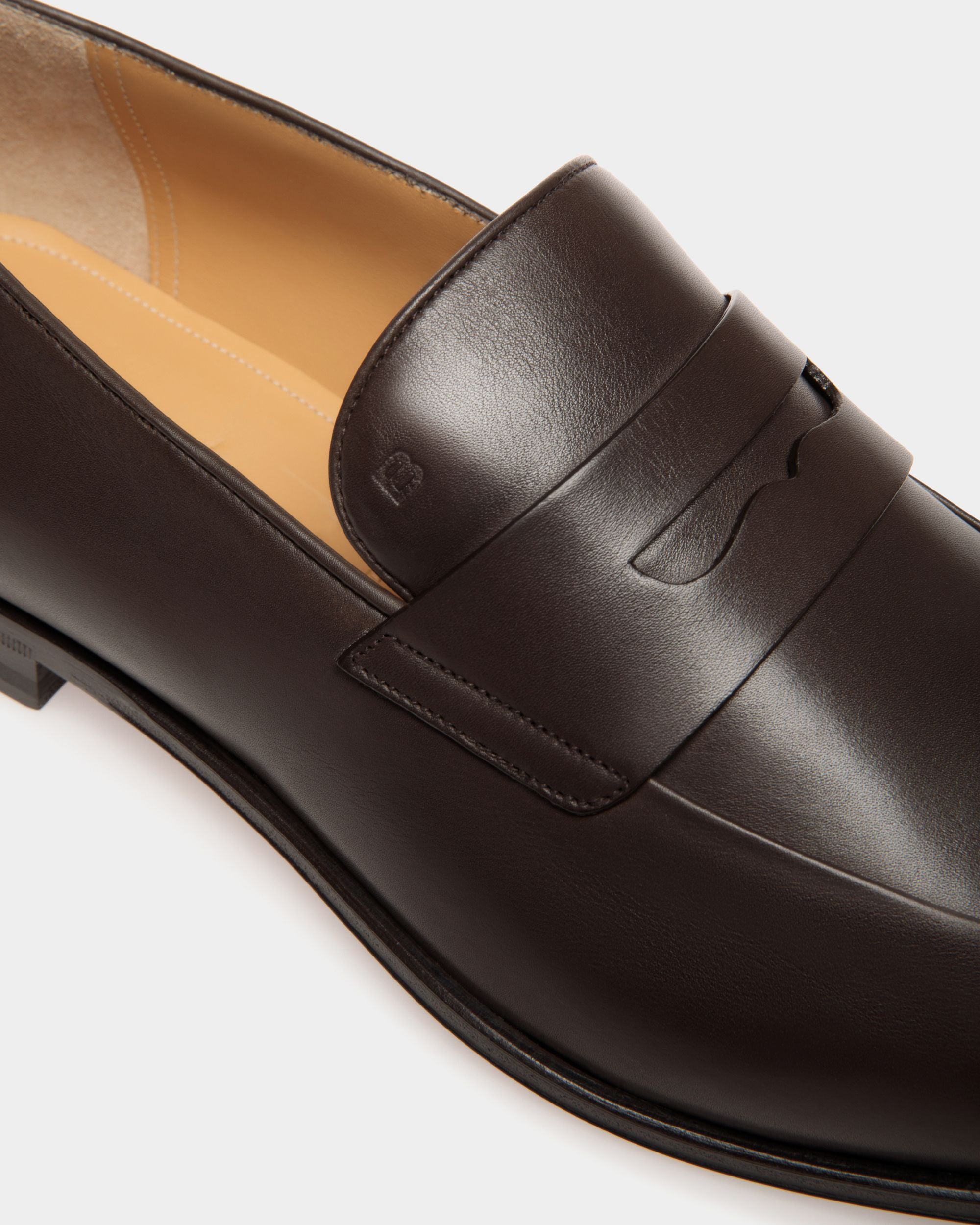 Westminster Loafer in Ebano Leather - Hombre - Bally - 05