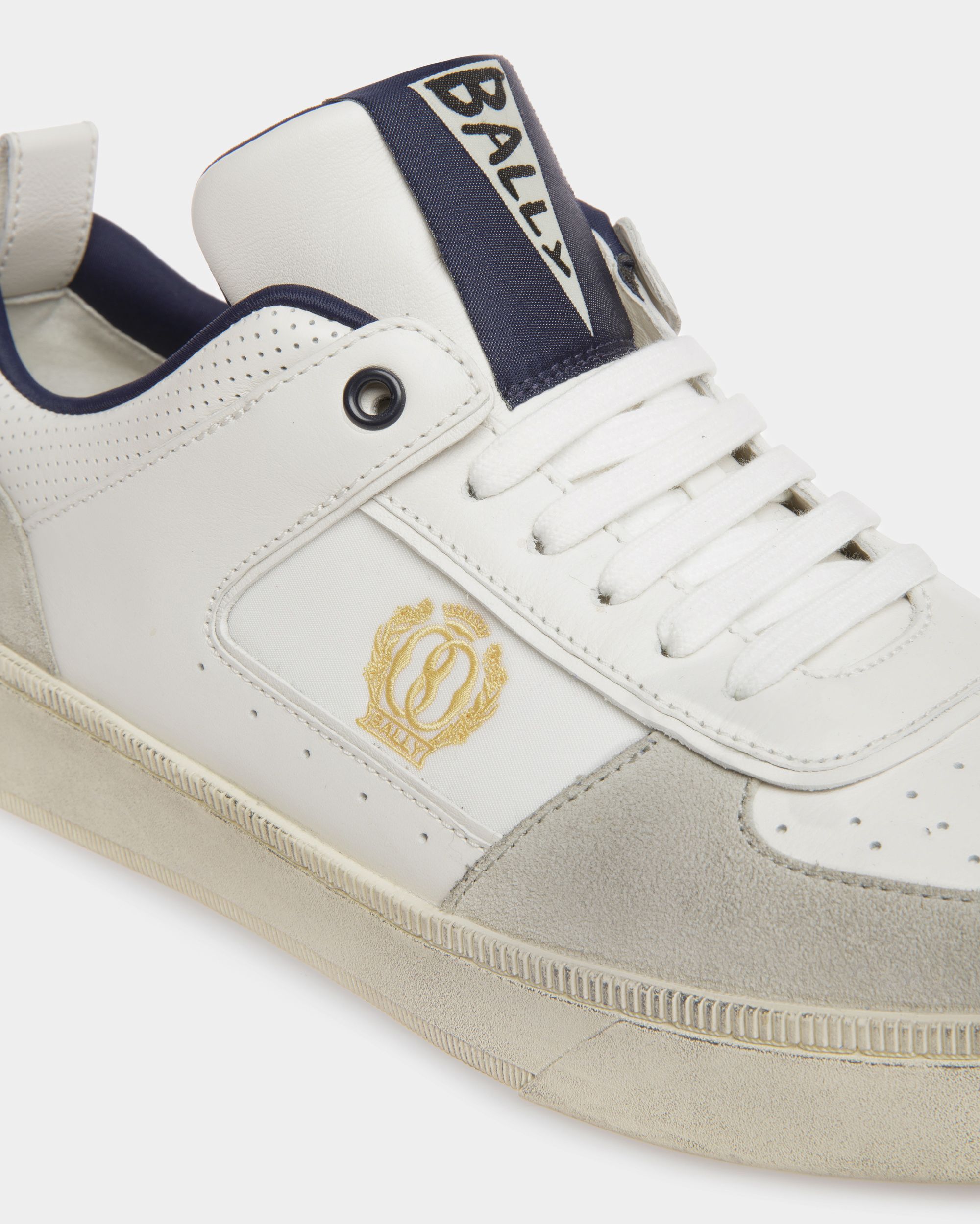 Zapatillas Raise De Piel Y Tela Blanco Roto Y Azul Medianoche - Hombre - Bally - 05