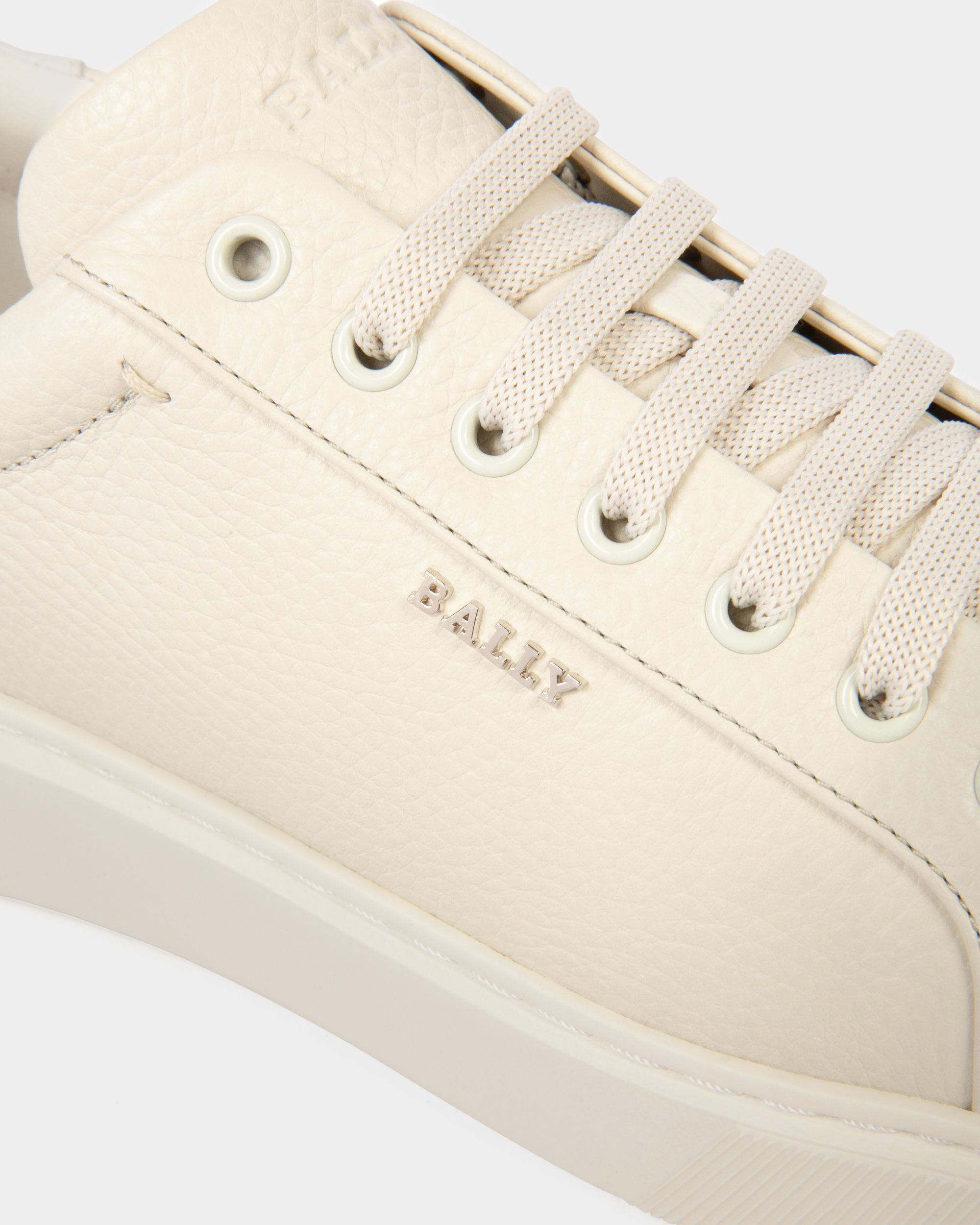 Miky Zapatillas Deportivas En Piel De Color Blanco Empolvado Y Blanco - Hombre - Bally - 03