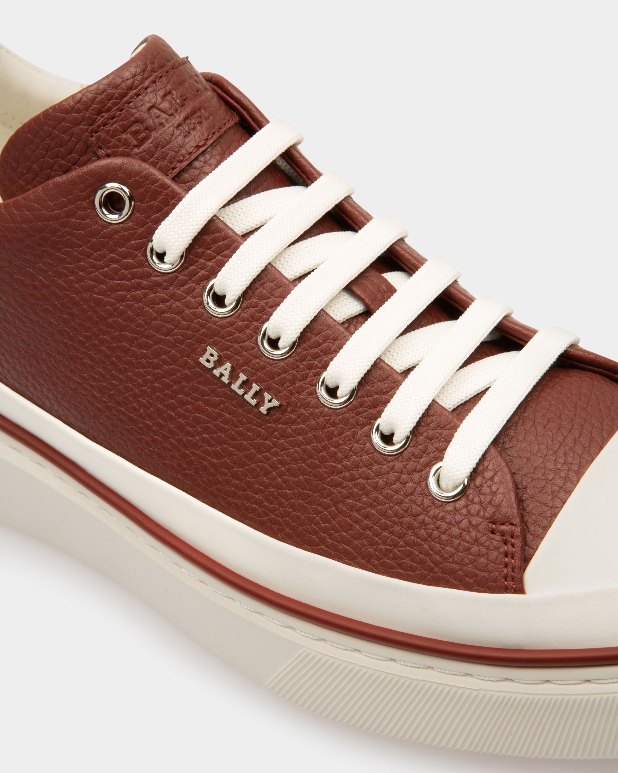 Maily Zapatillas Deportivas En Piel De Color Rojo Heritage Y Blanco - Hombre - Bally - 05