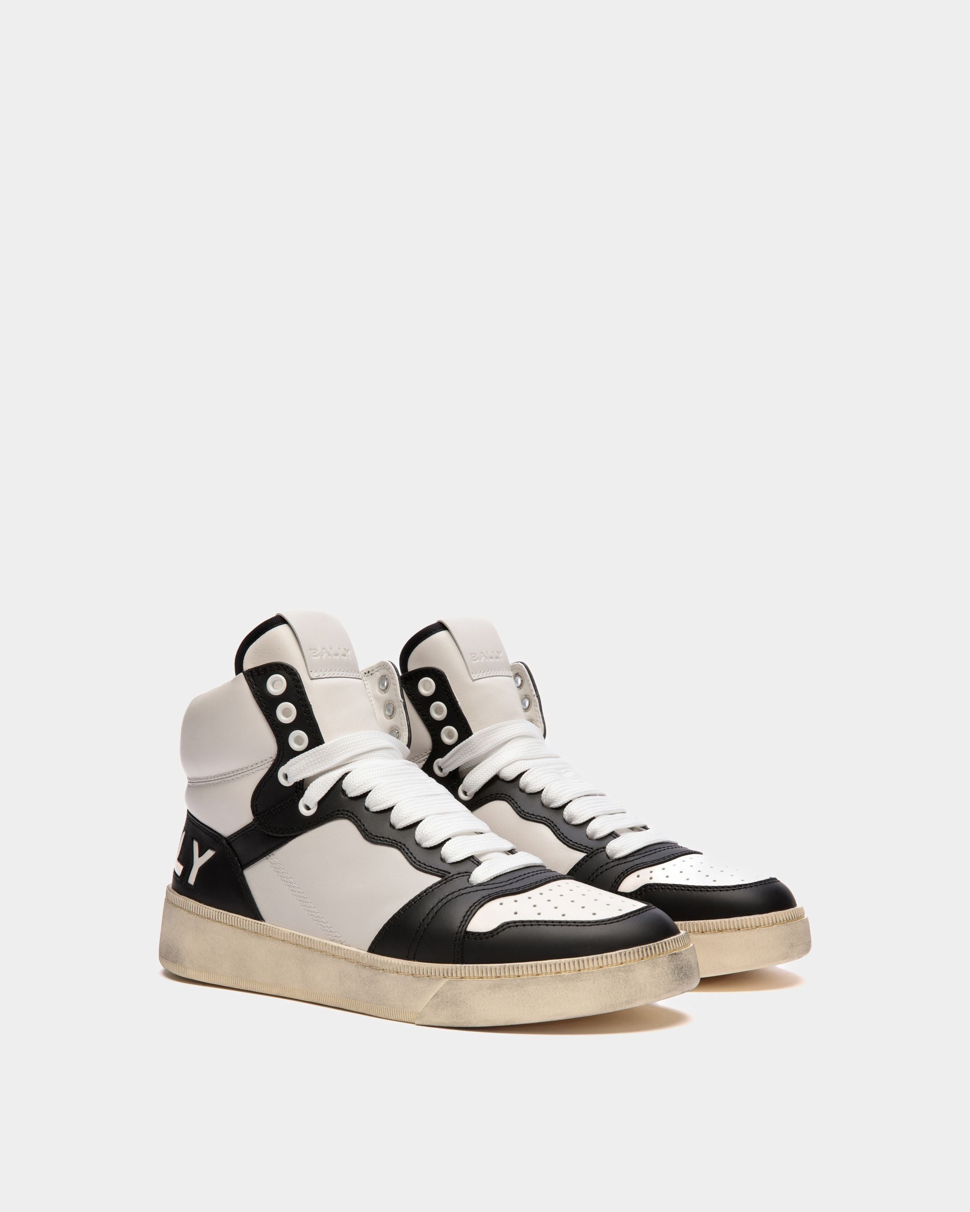 Zapatilla Alta Raise De Piel Negra Y Blanca - Hombre - Bally - 02