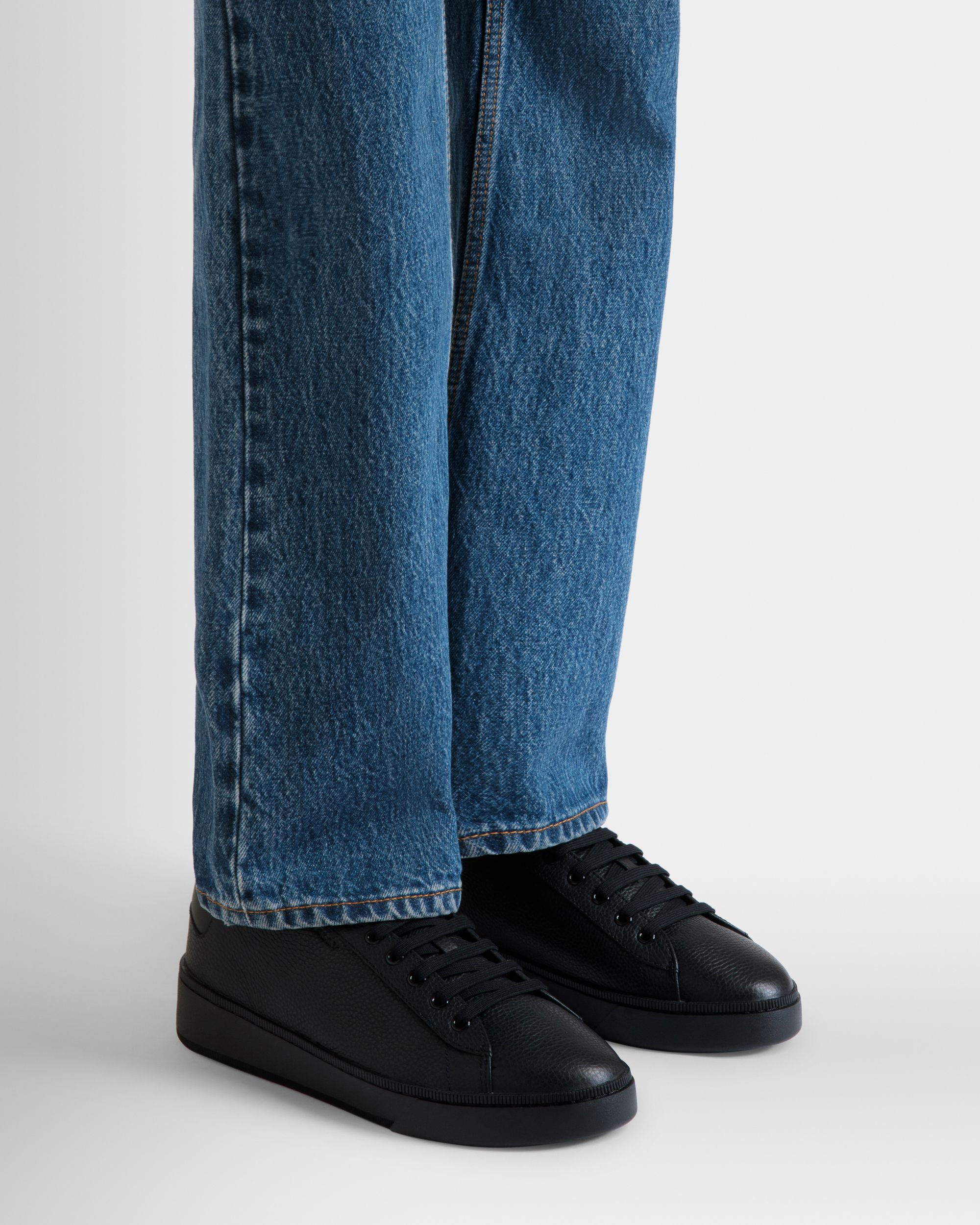 Raise Sneaker in Black Grained Leather - Hombre - Bally - 02