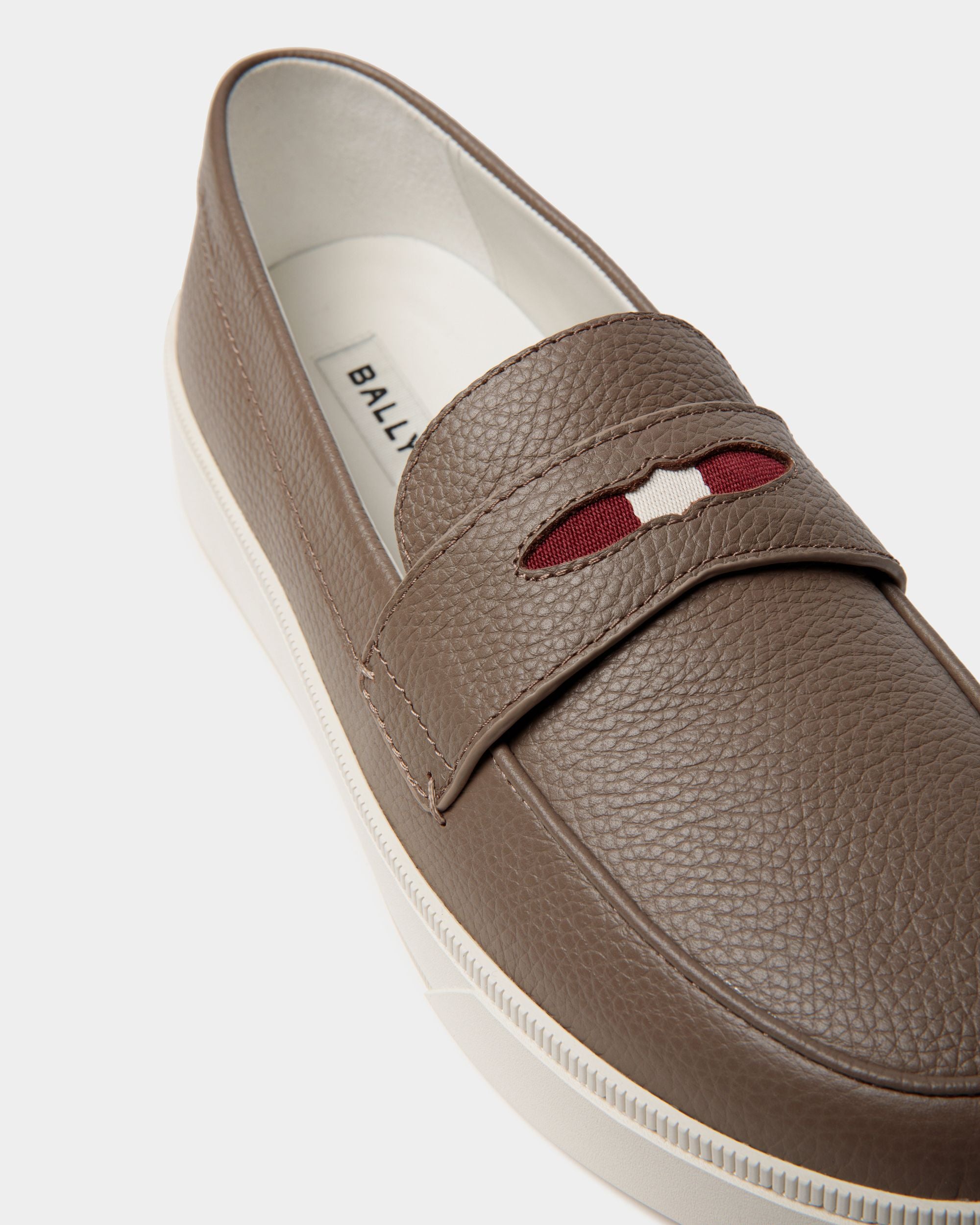Zapatilla Raise De Piel Granulada Topo - Hombre - Bally - 05