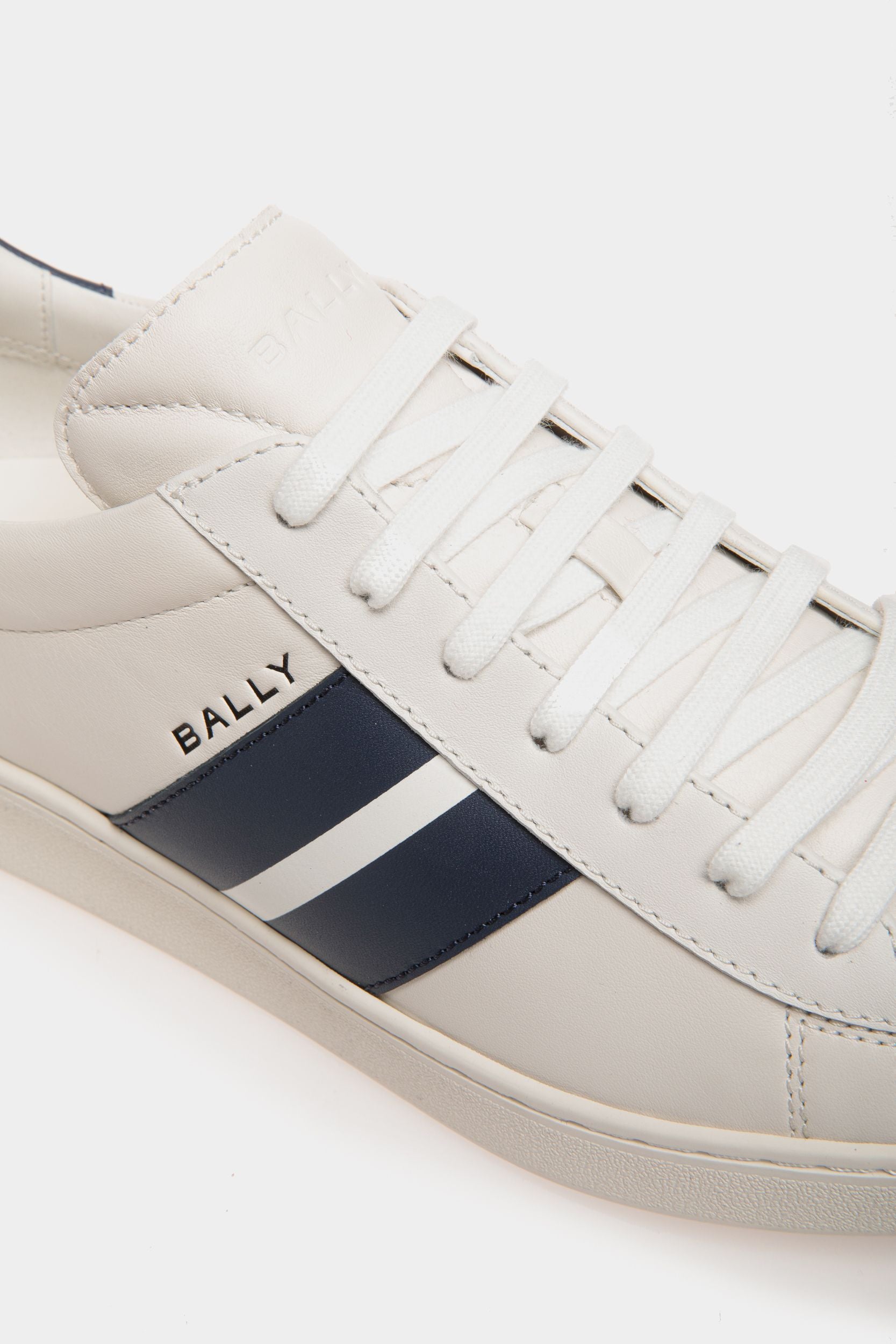 Zapatilla Tennis De Piel Blanca Y Navy Blue - Hombre - Bally - 05